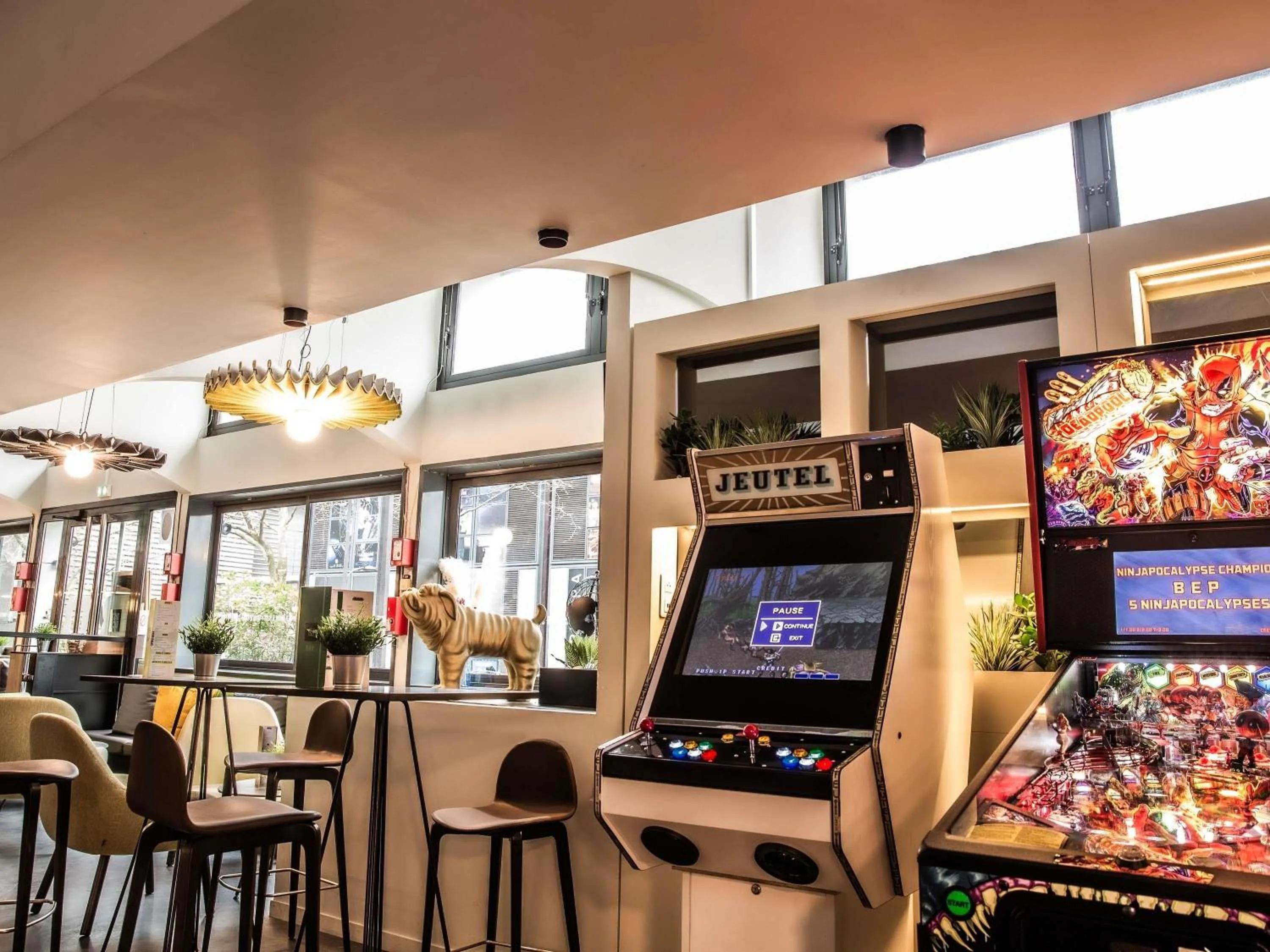 Lounge or bar in ibis Paris Bercy Village