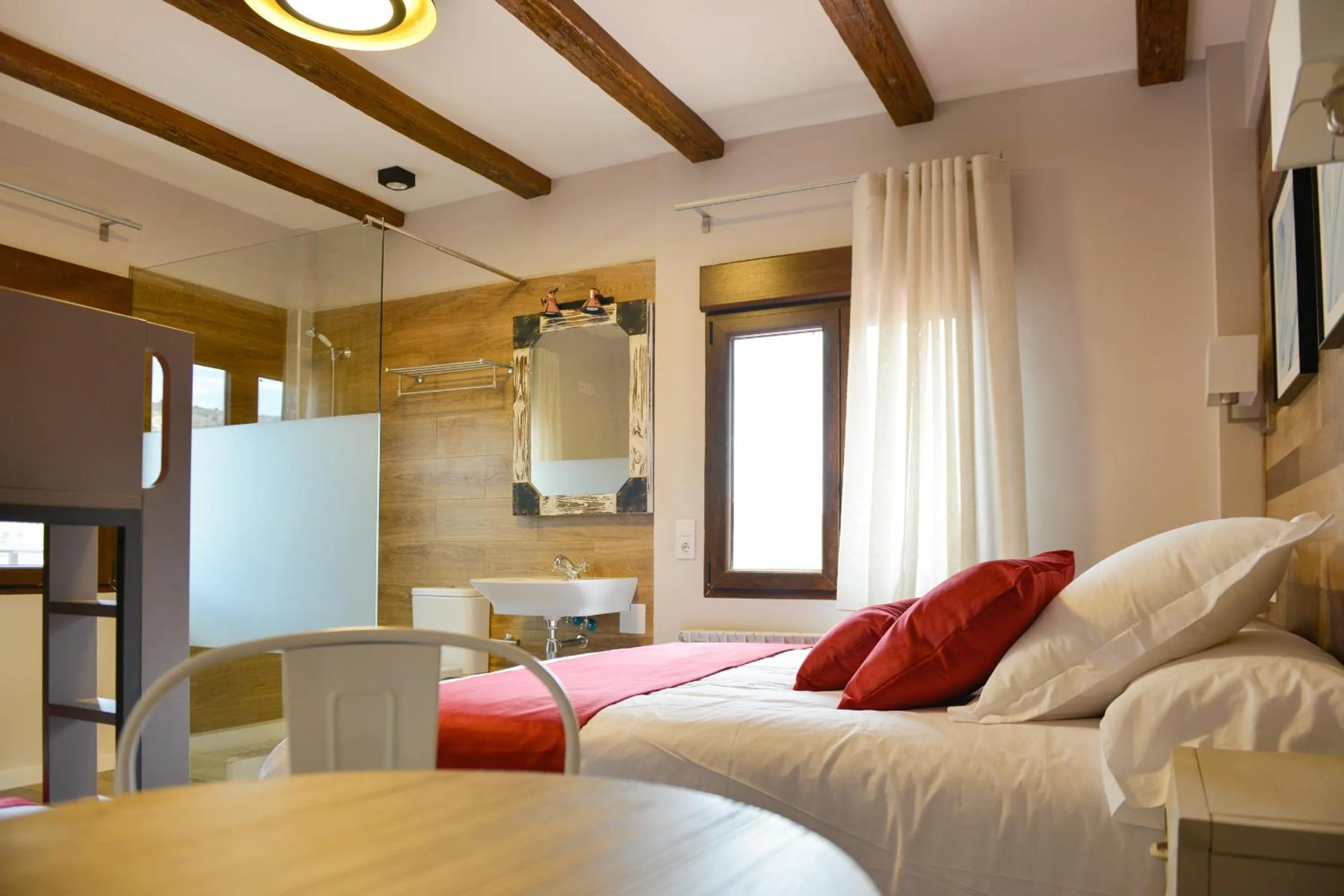 Photo of the whole room, Bed in La casita de El Cuervo