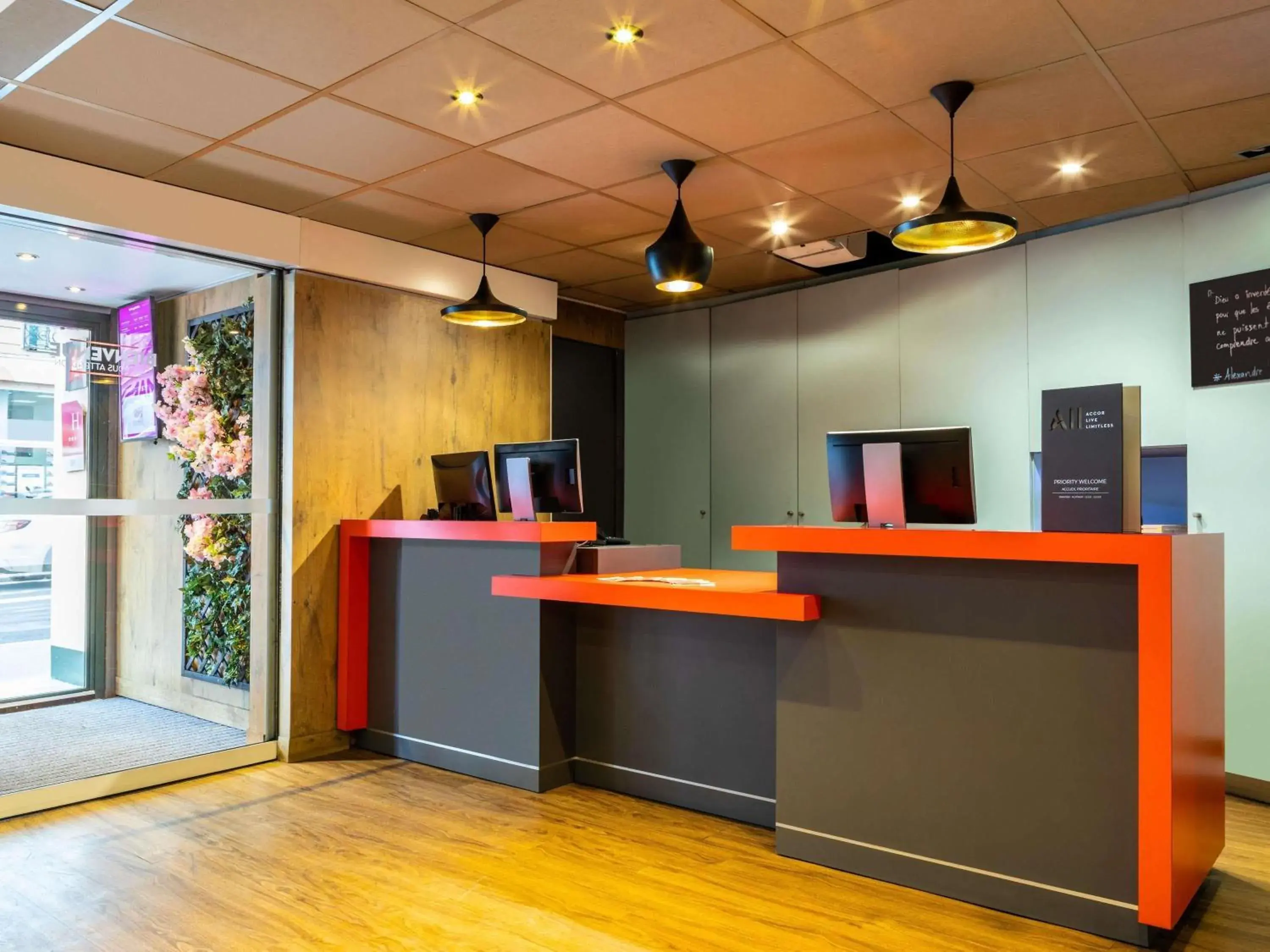 Property building in ibis Paris Gare du Nord La Fayette Property building in ibis Paris Gare du Nord La Fayette