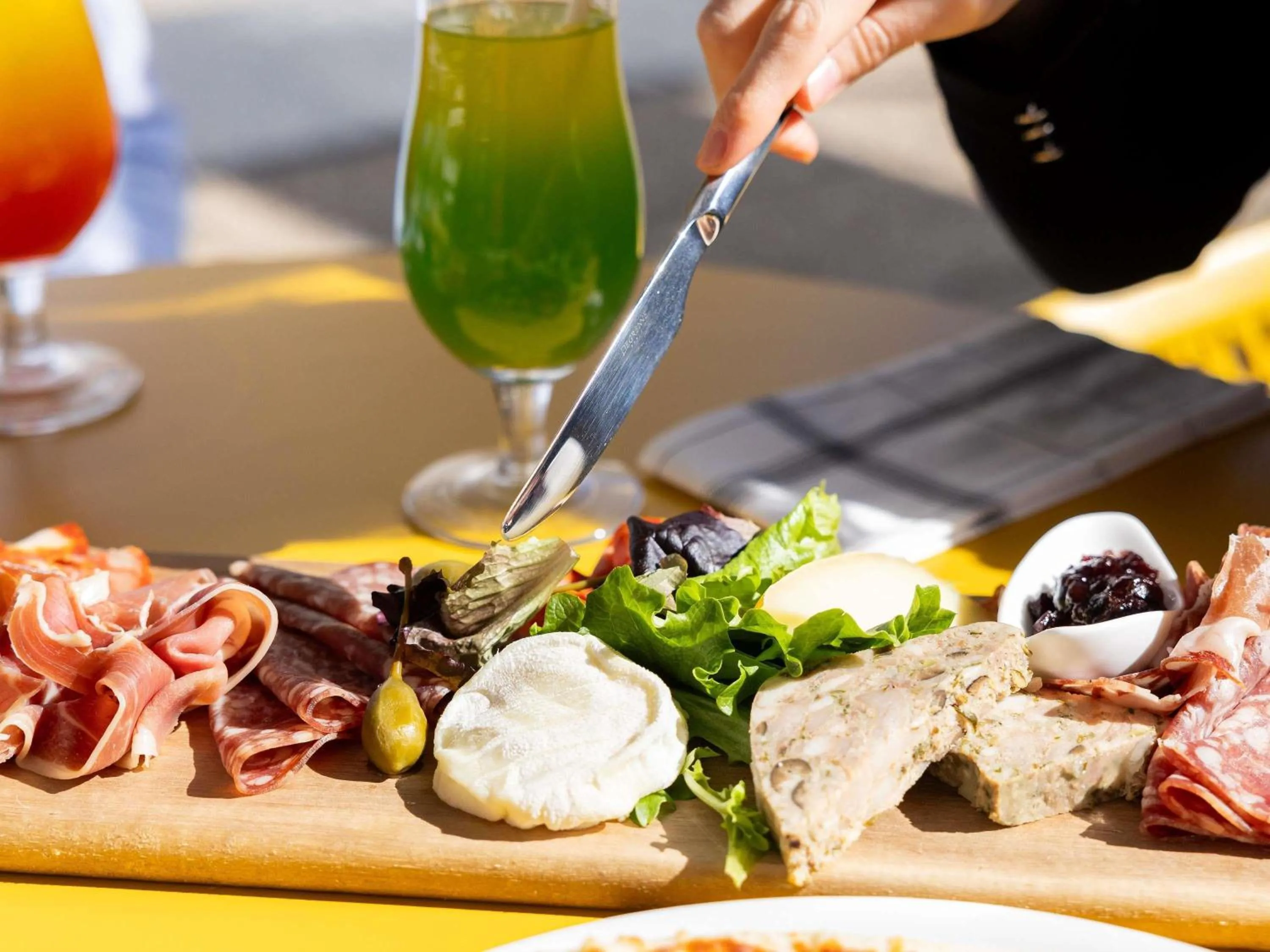 Lounge or bar in ibis Bordeaux Centre Meriadeck