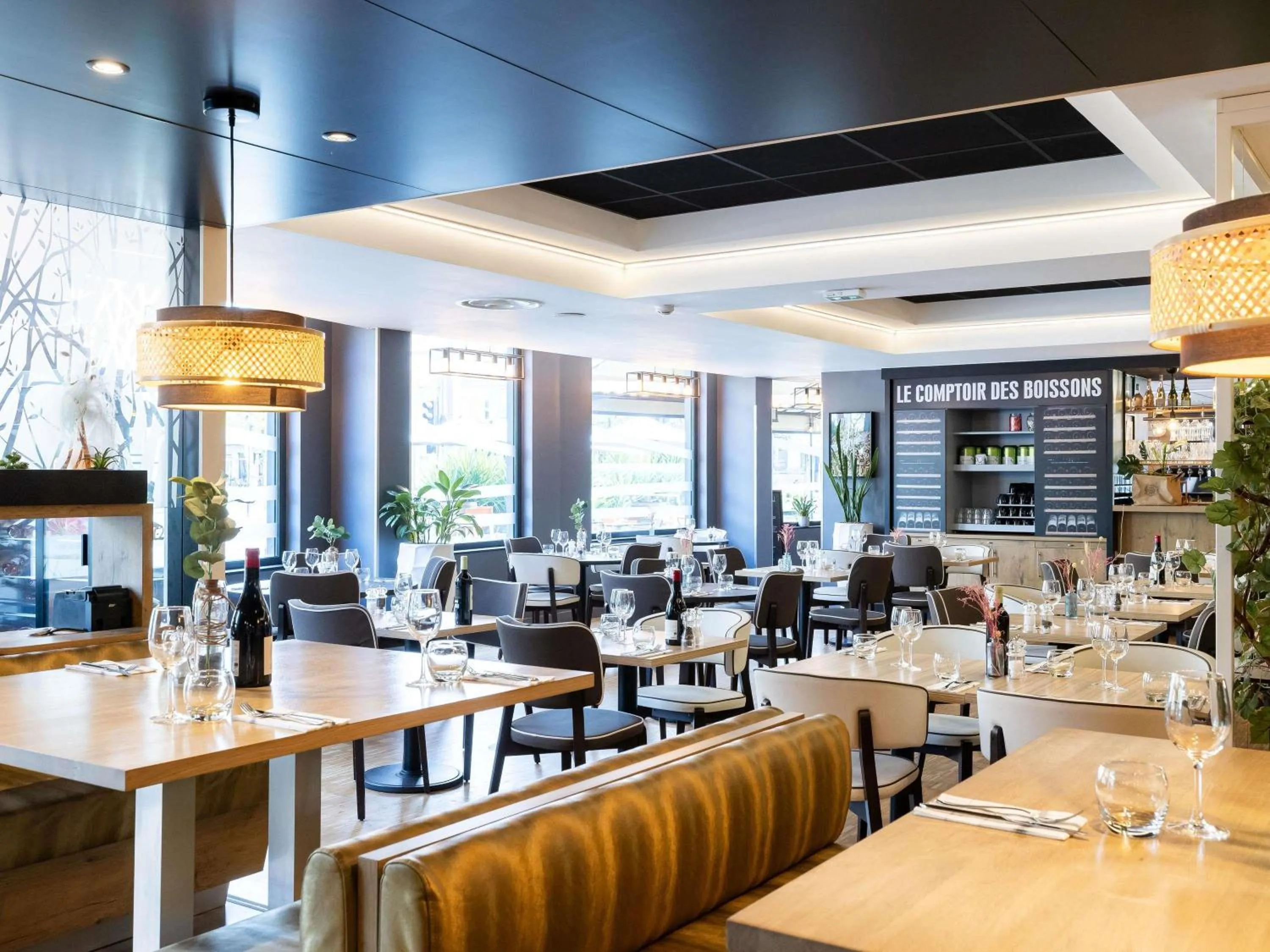 Restaurant/places to eat in ibis Bordeaux Centre Meriadeck