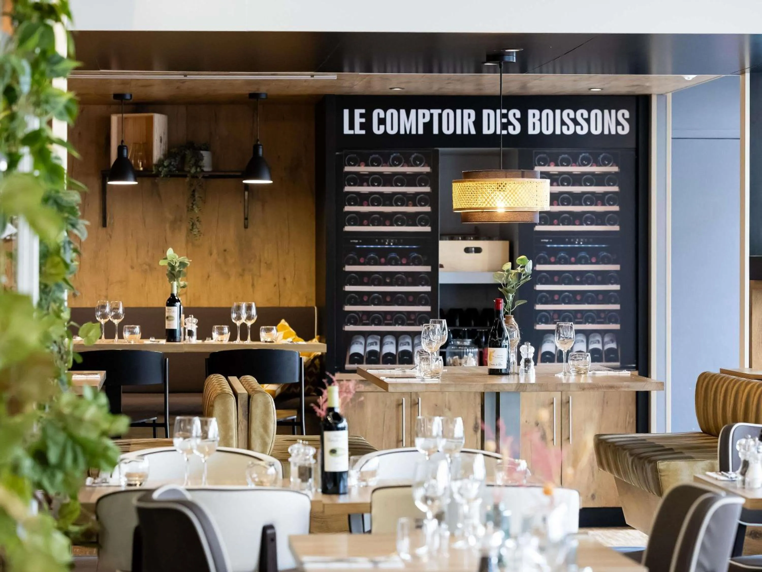 Restaurant/places to eat in ibis Bordeaux Centre Meriadeck