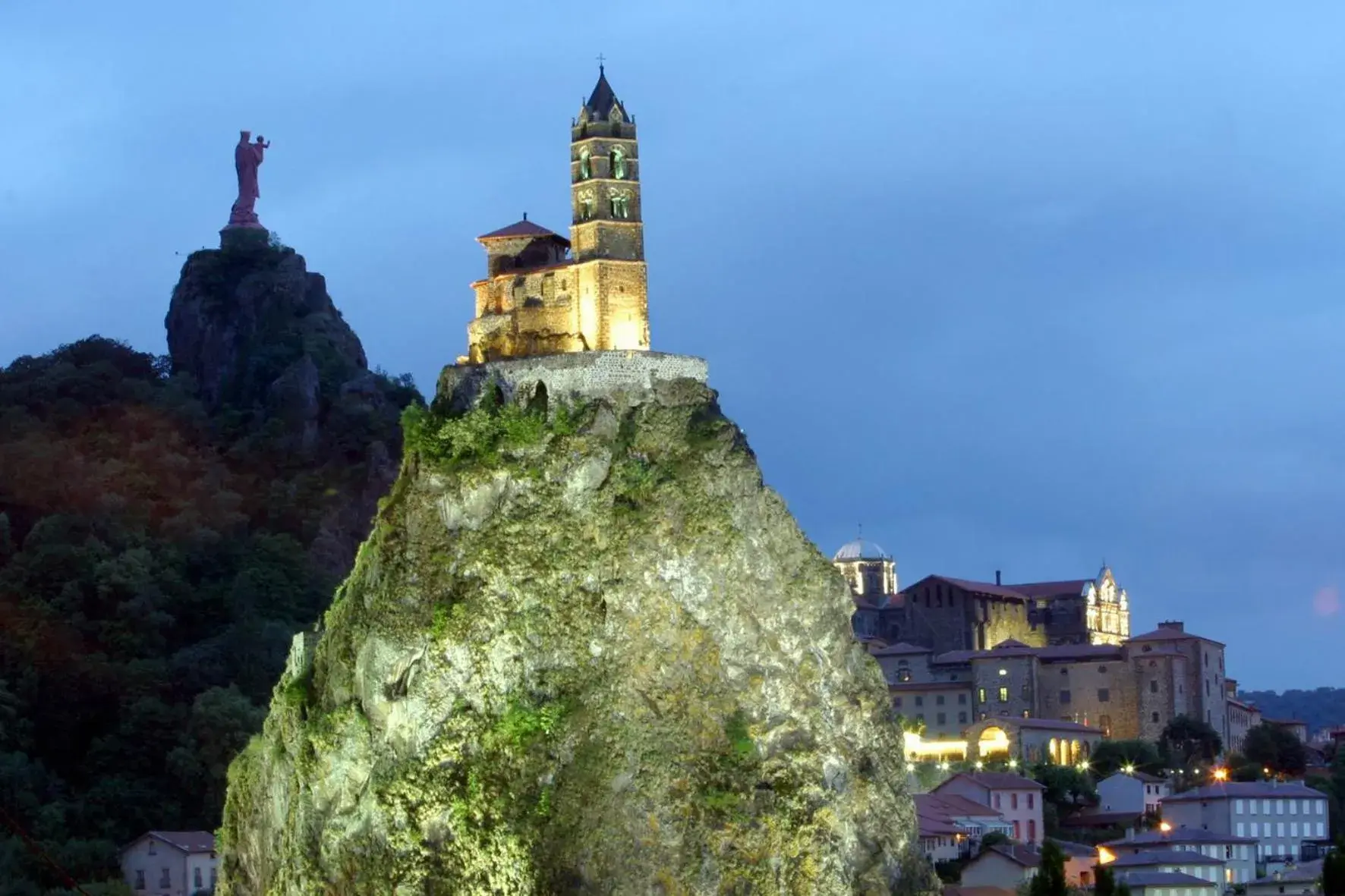 Property building in ibis Le Puy-en-Velay Centre Property building in ibis Le Puy-en-Velay Centre