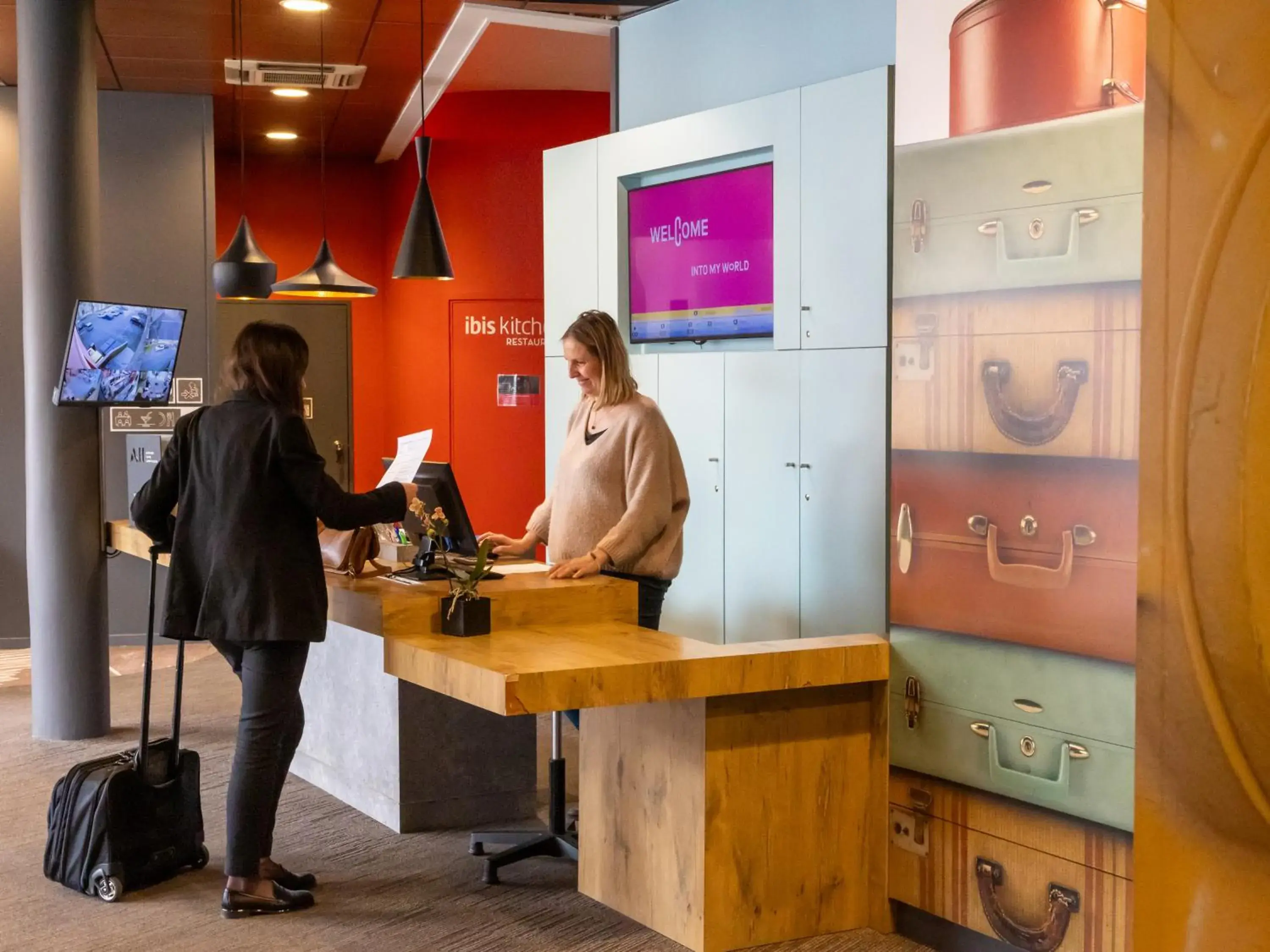 Lobby or reception in ibis Le Puy-en-Velay Centre Lobby or reception in ibis Le Puy-en-Velay Centre