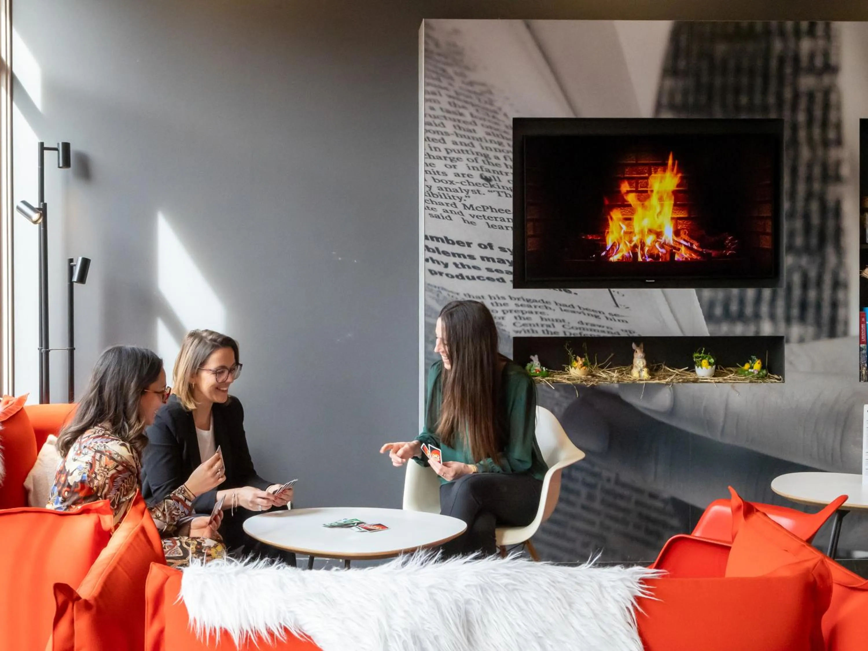 Communal lounge/ TV room in ibis Le Puy-en-Velay Centre