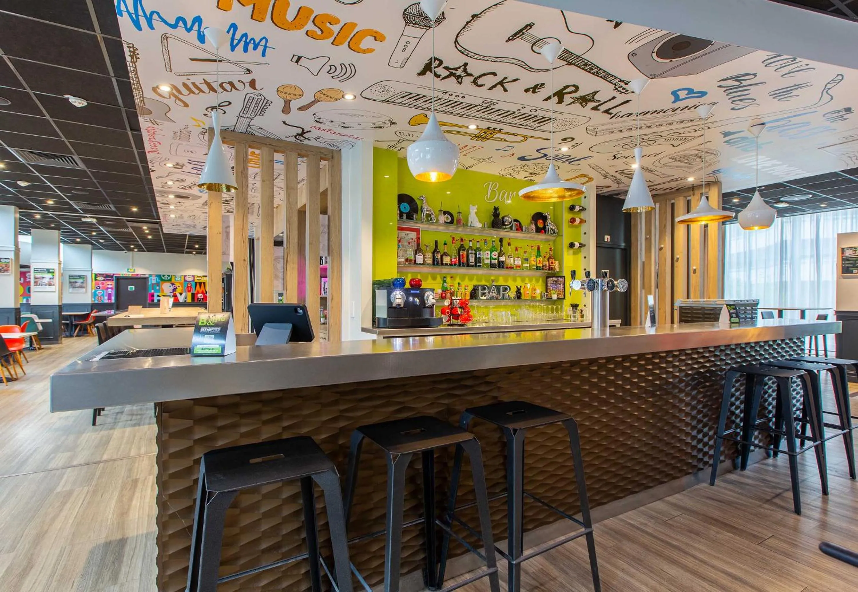 Lounge or bar in B&B HOTEL Orléans Centre Foch