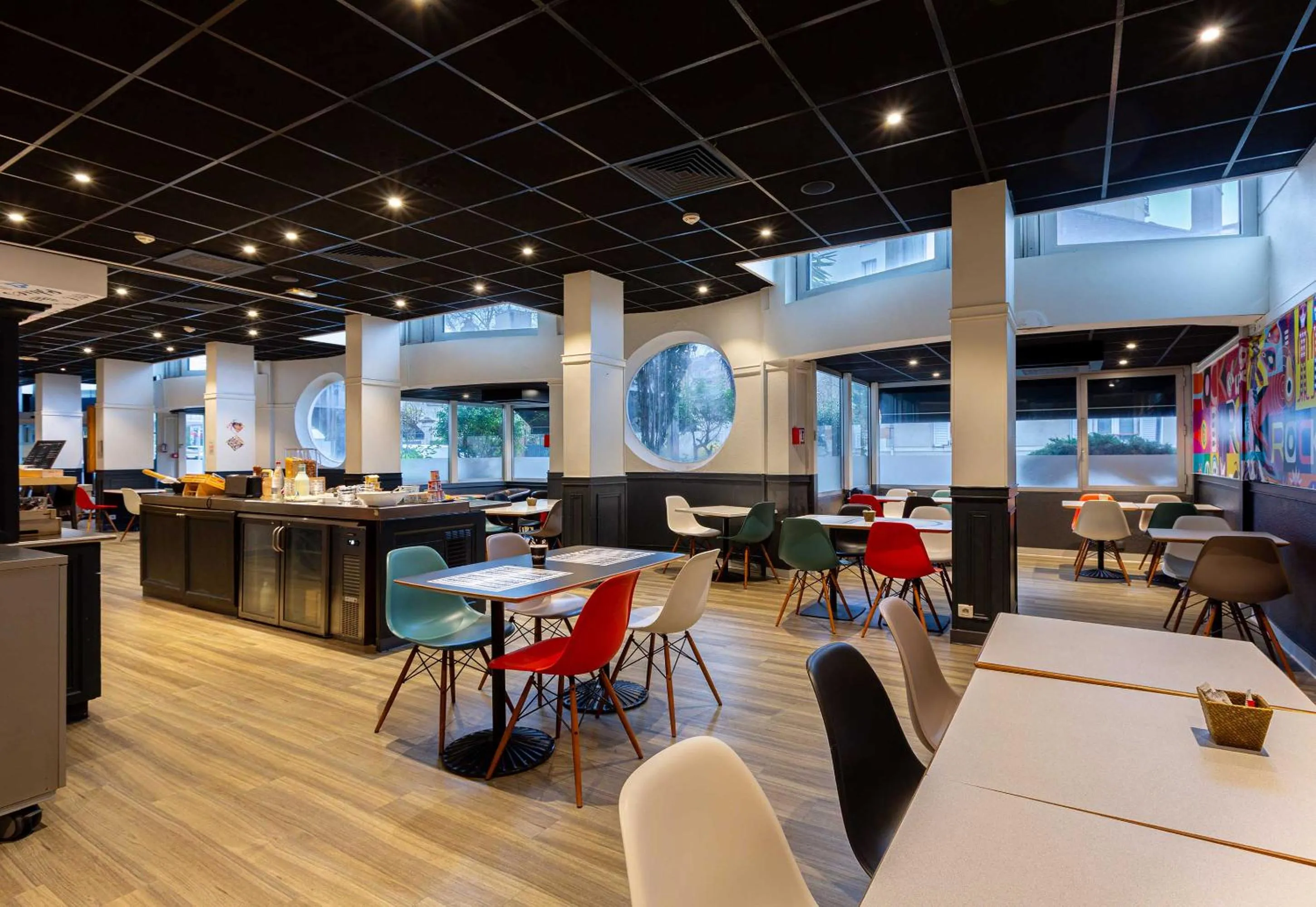 Lunch in B&B HOTEL Orléans Centre Foch