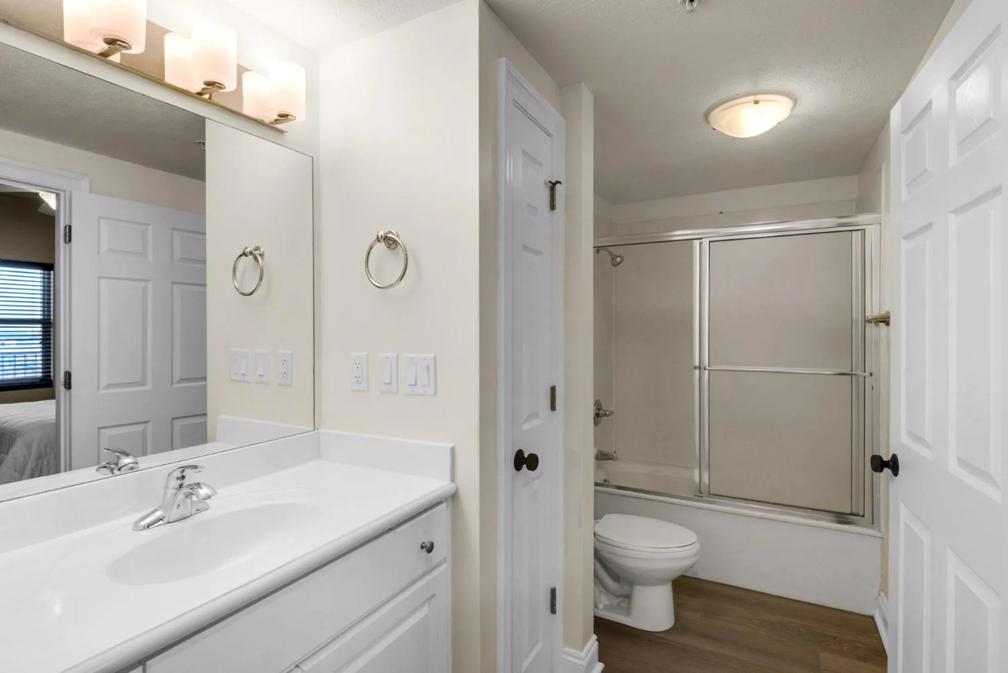 Bathroom in Treasure Island 1003