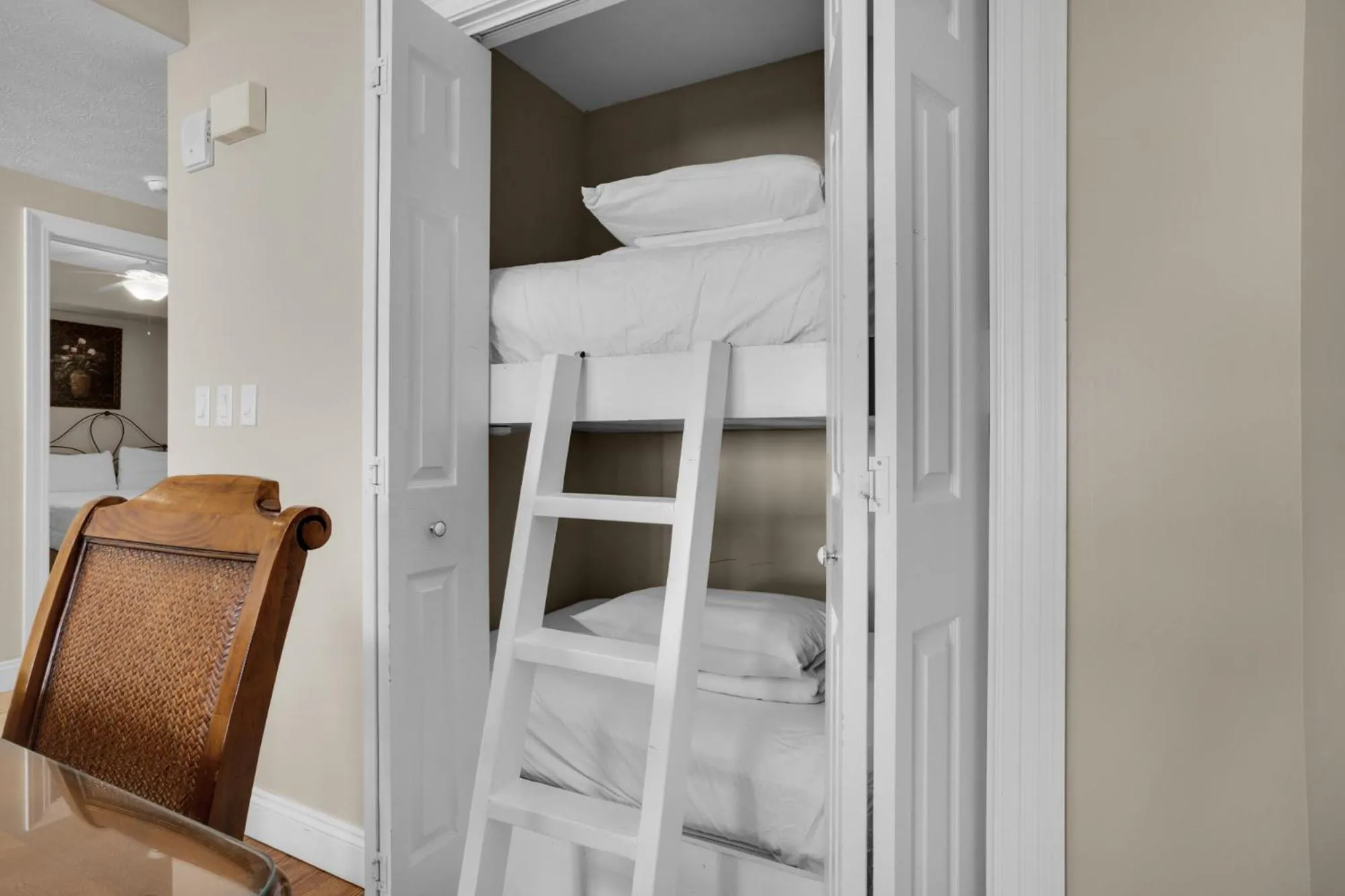 Bed in Treasure Island 1007