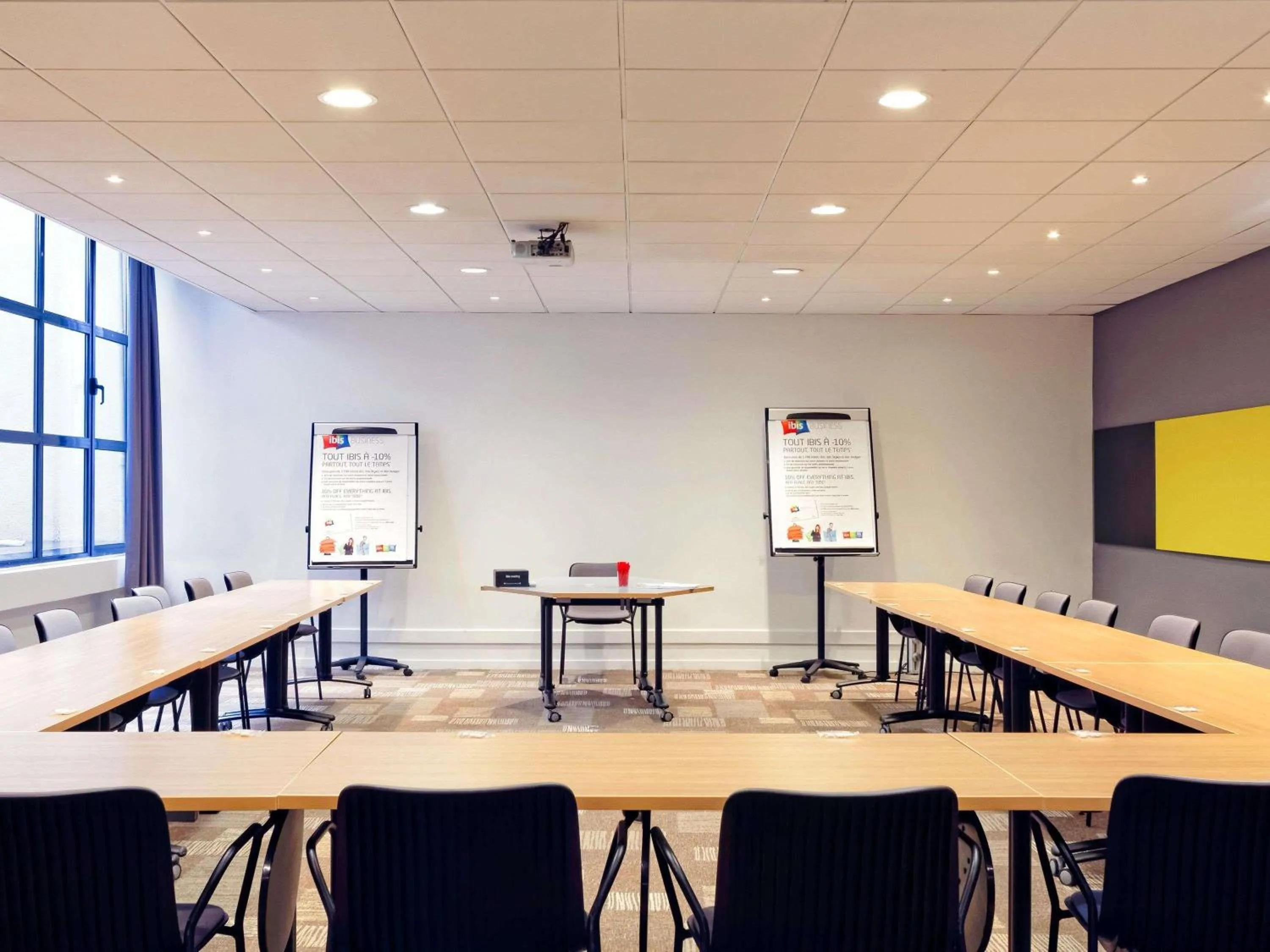 Meeting/conference room in ibis Paris Bastille Opera