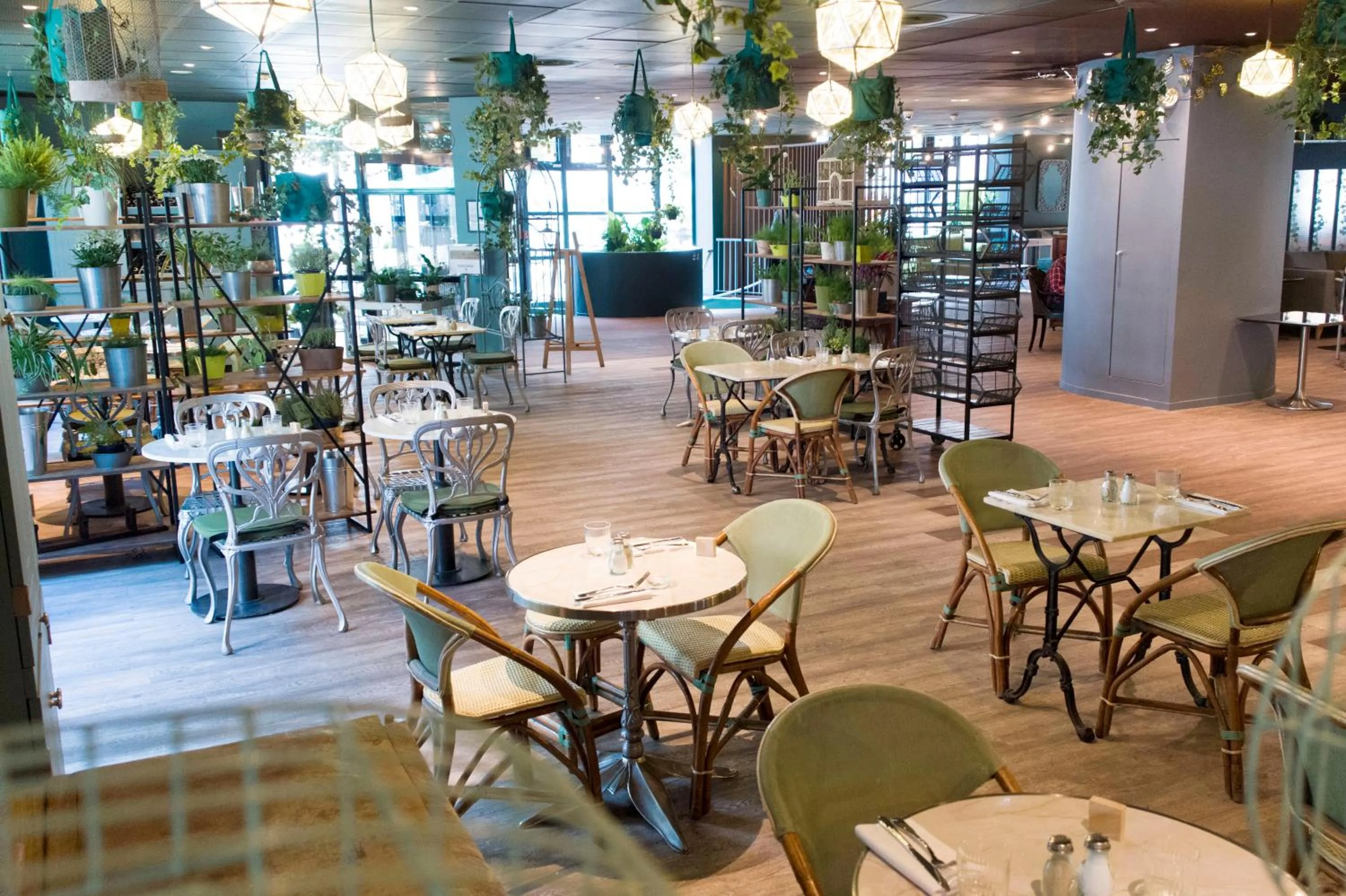 Restaurant/places to eat in ibis Paris Bastille Opera