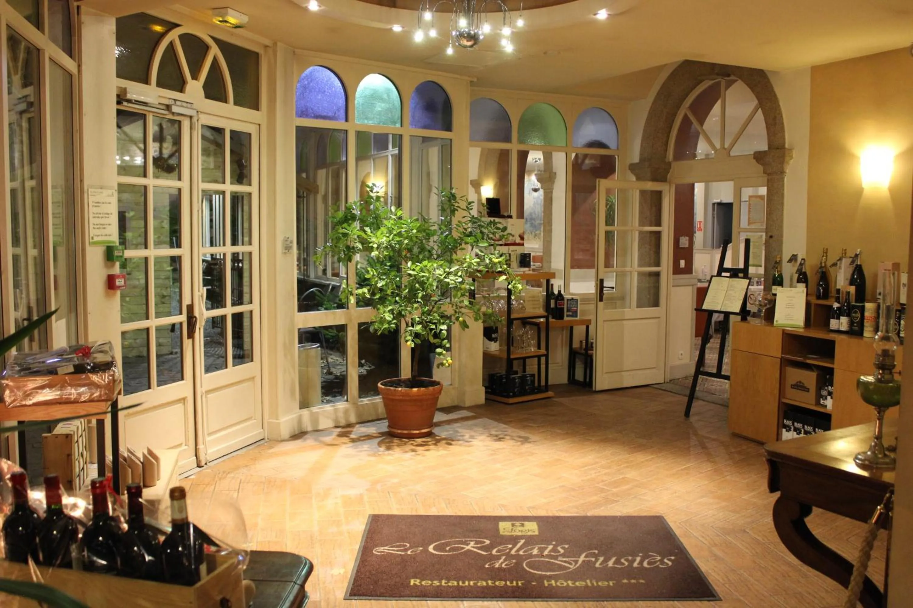 Lobby or reception in Logis Le Relais de Fusies