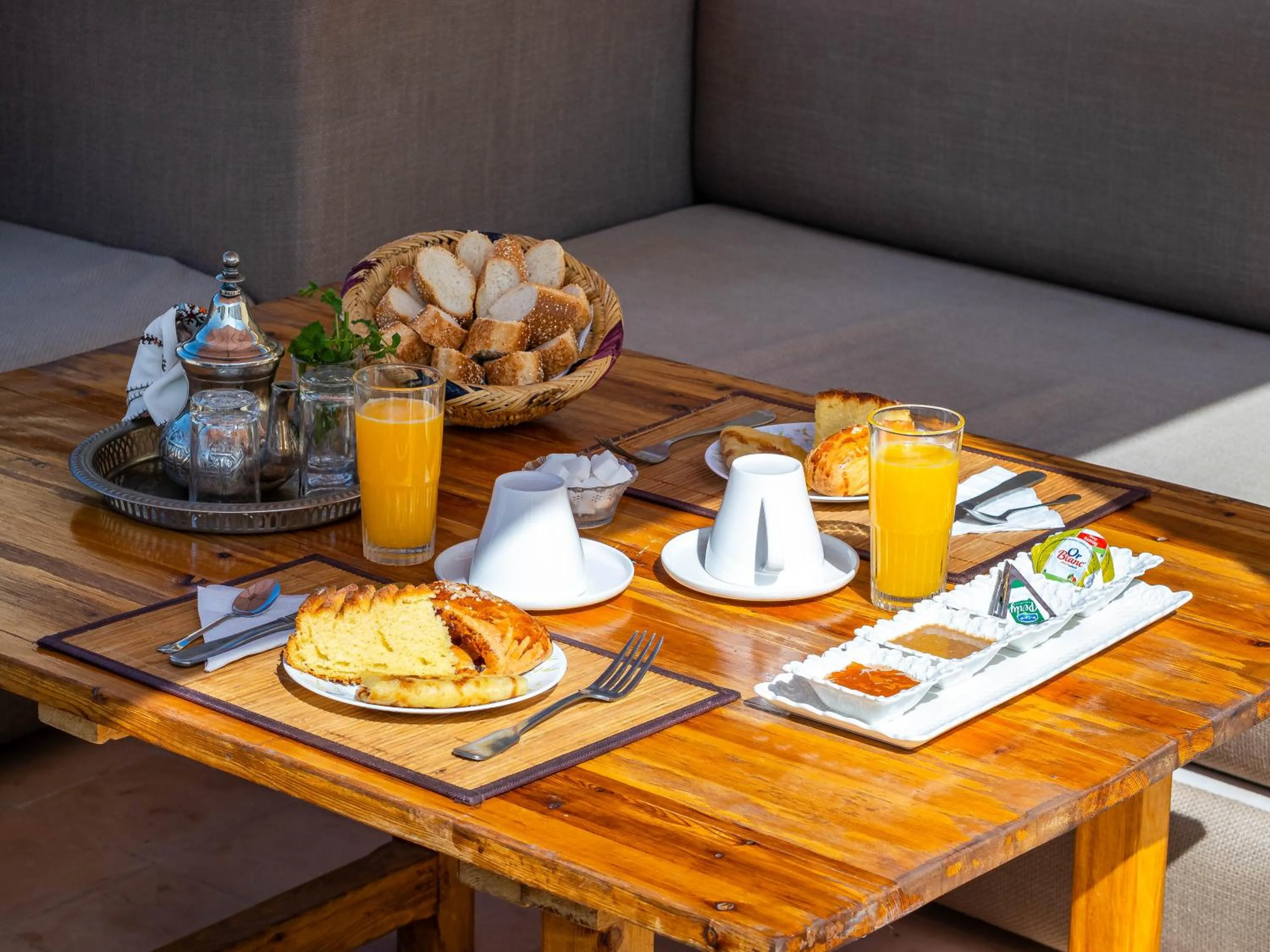 Food and drinks in Riad Come & Va Medina