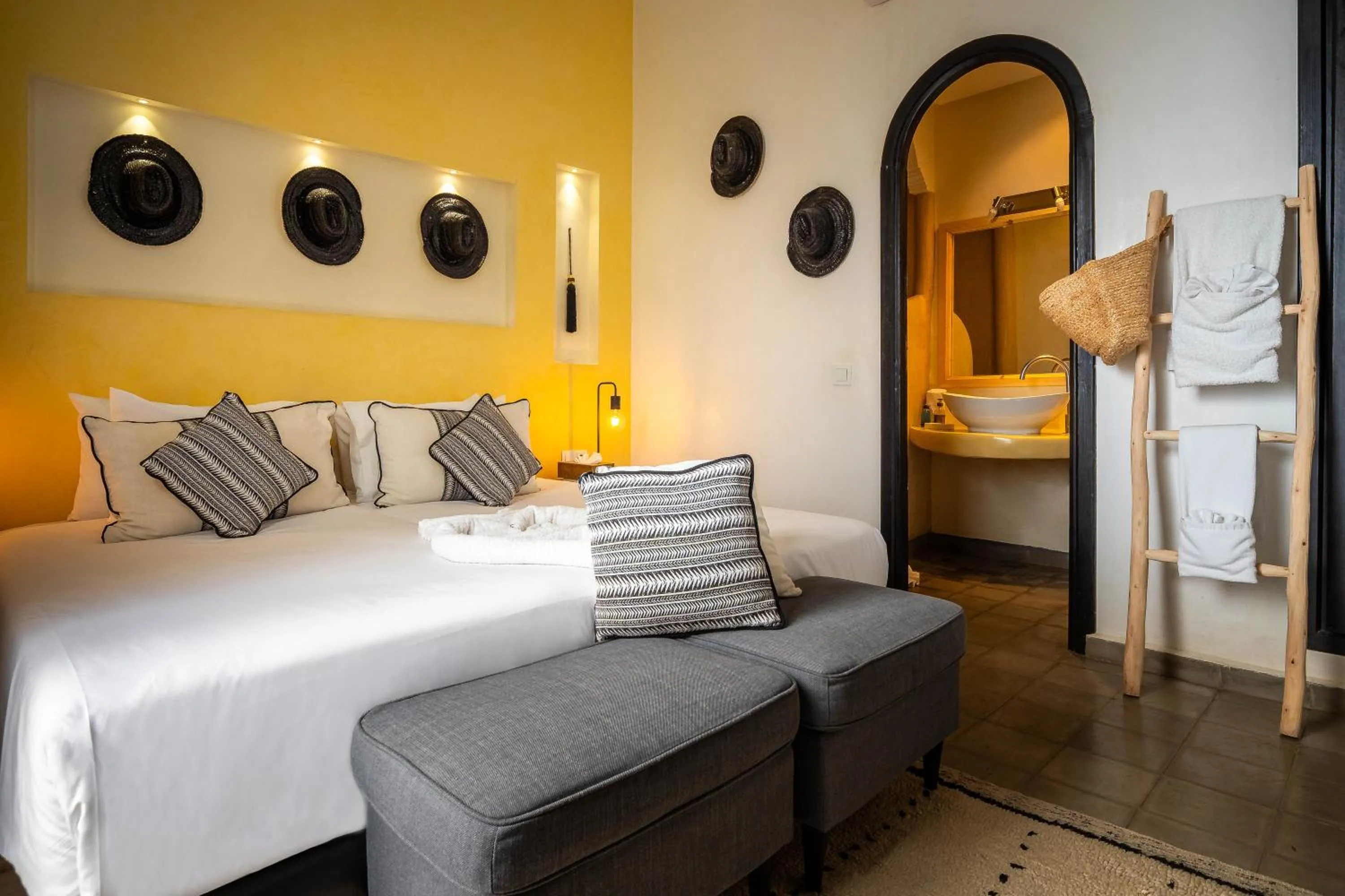Bed in Riad Come & Va Medina