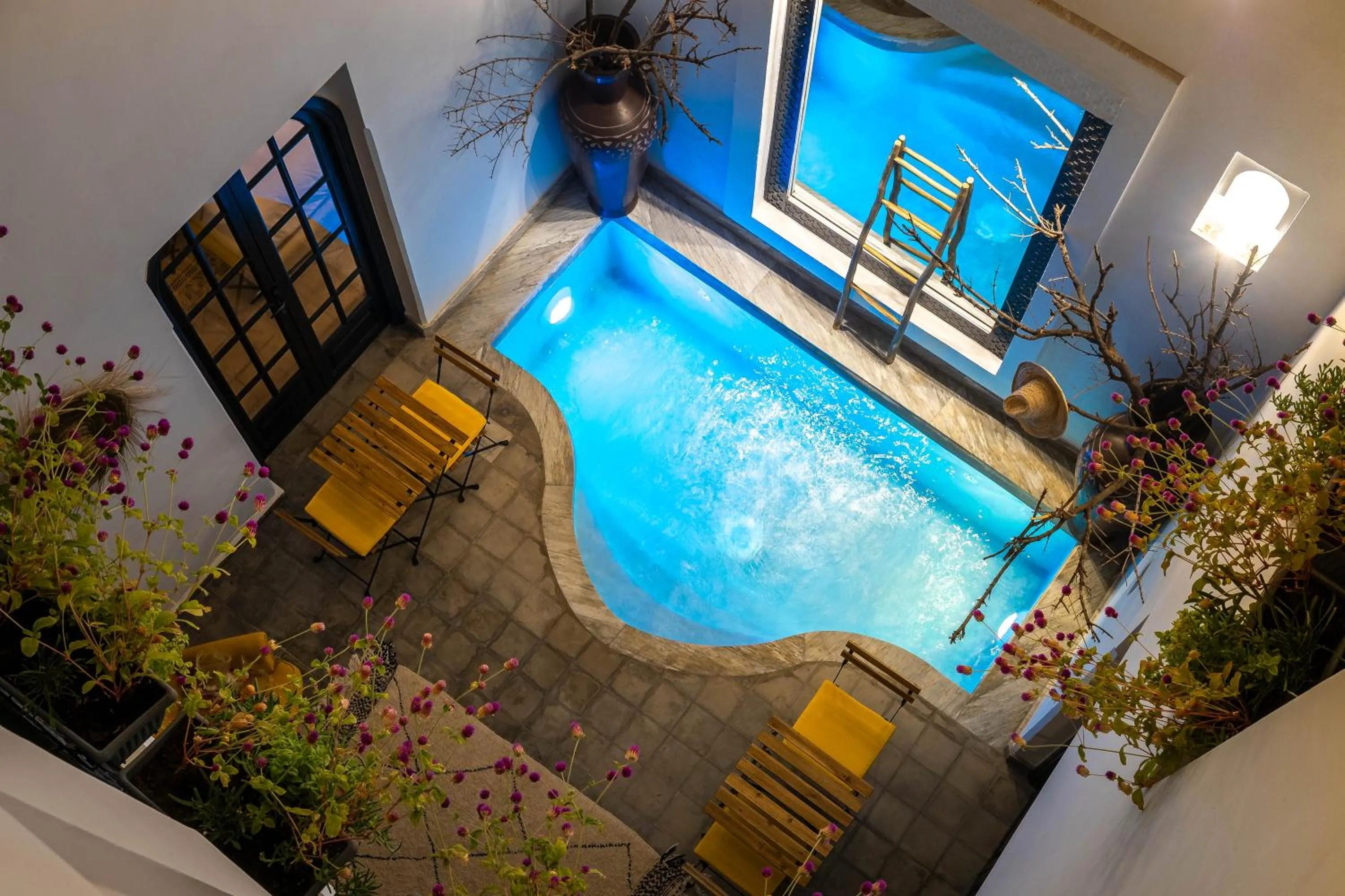 Hot Tub in Riad Come & Va Medina