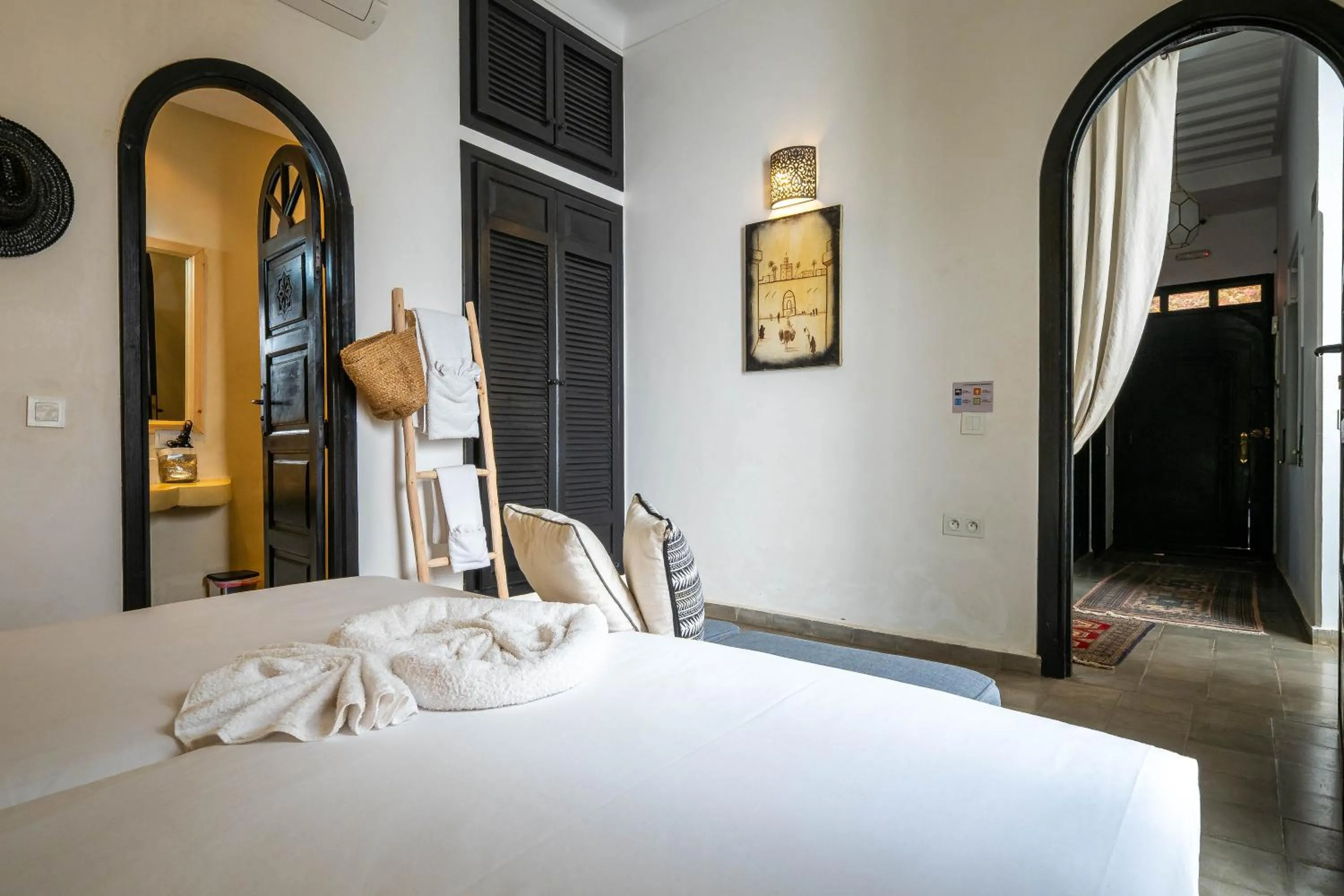 Bed in Riad Come & Va Medina