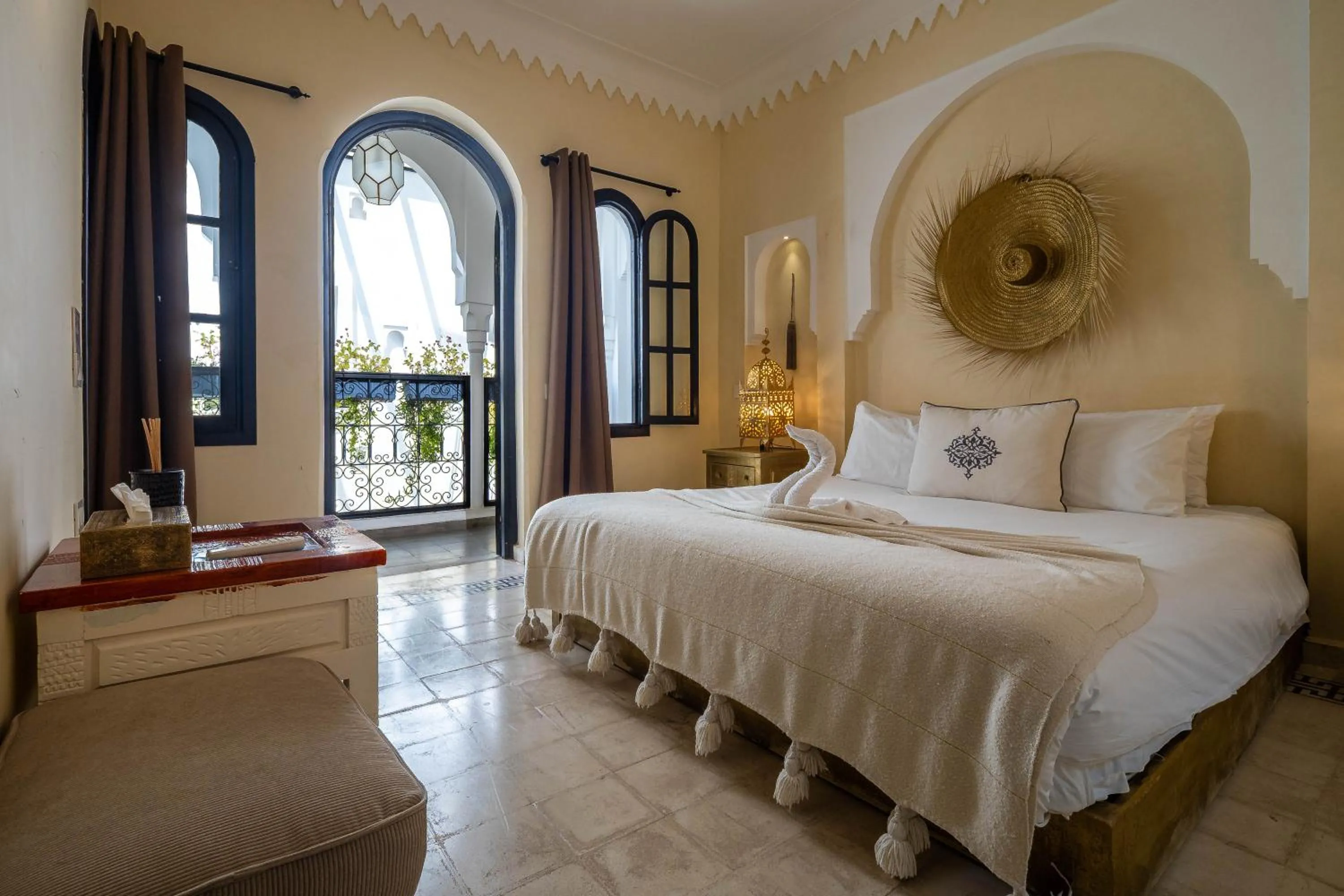 Bed in Riad Come & Va Medina