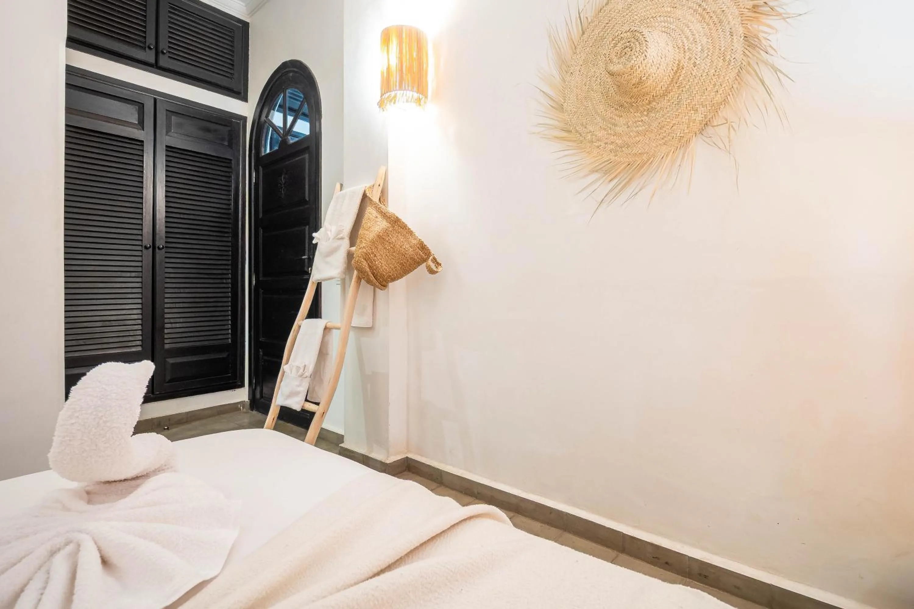 Bed in Riad Come & Va Medina