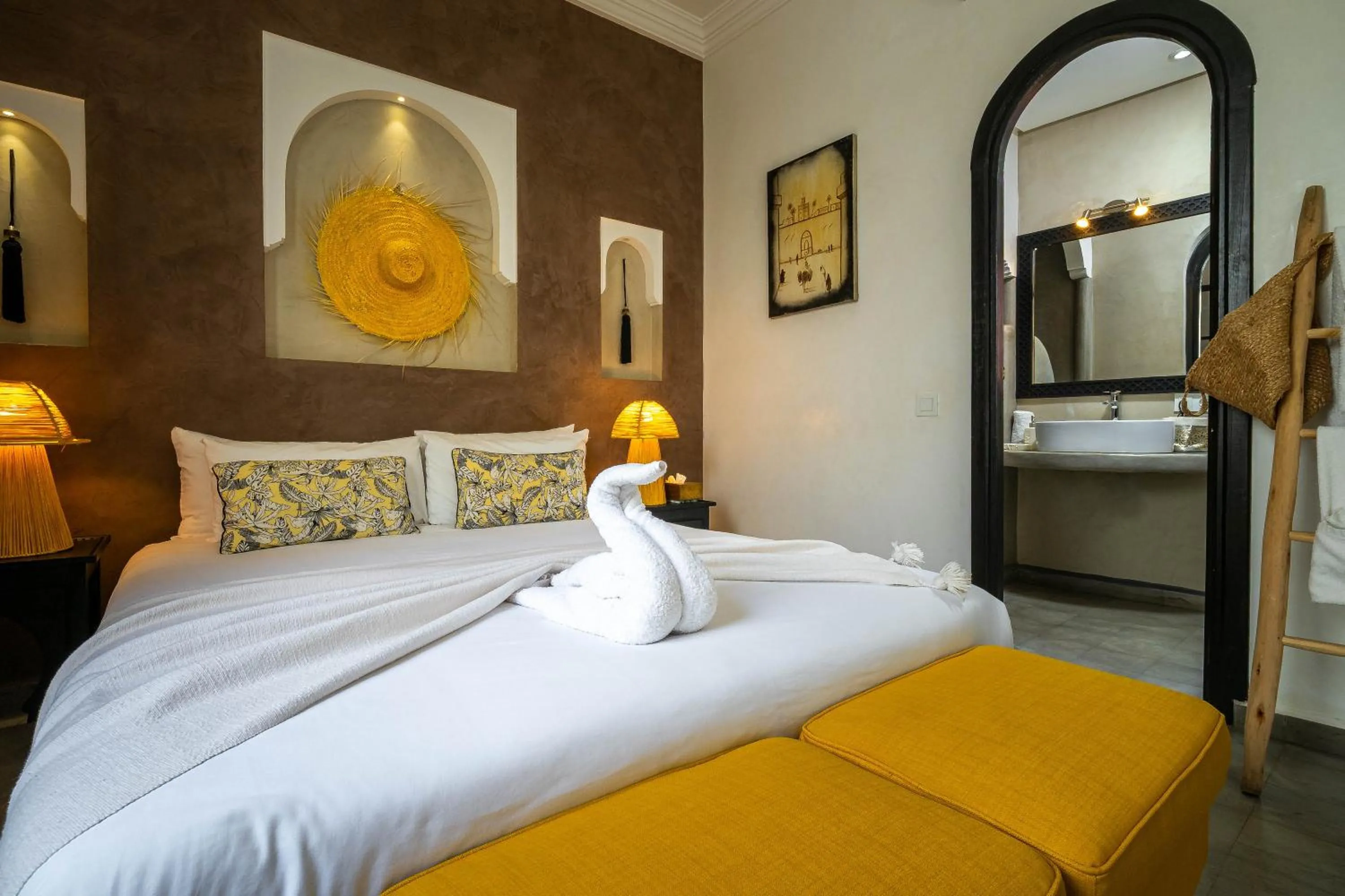 Bed in Riad Come & Va Medina