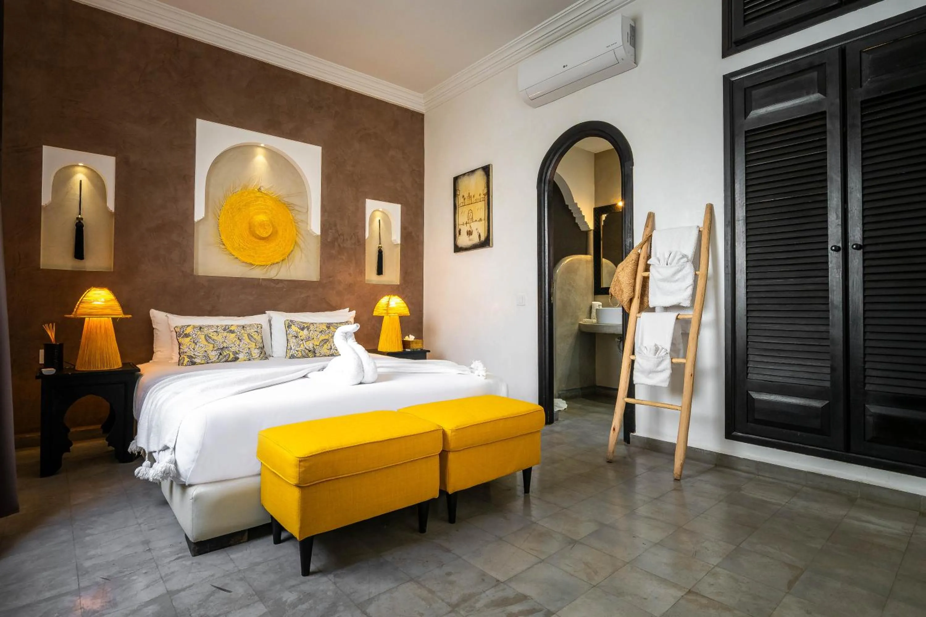 Bed in Riad Come & Va Medina