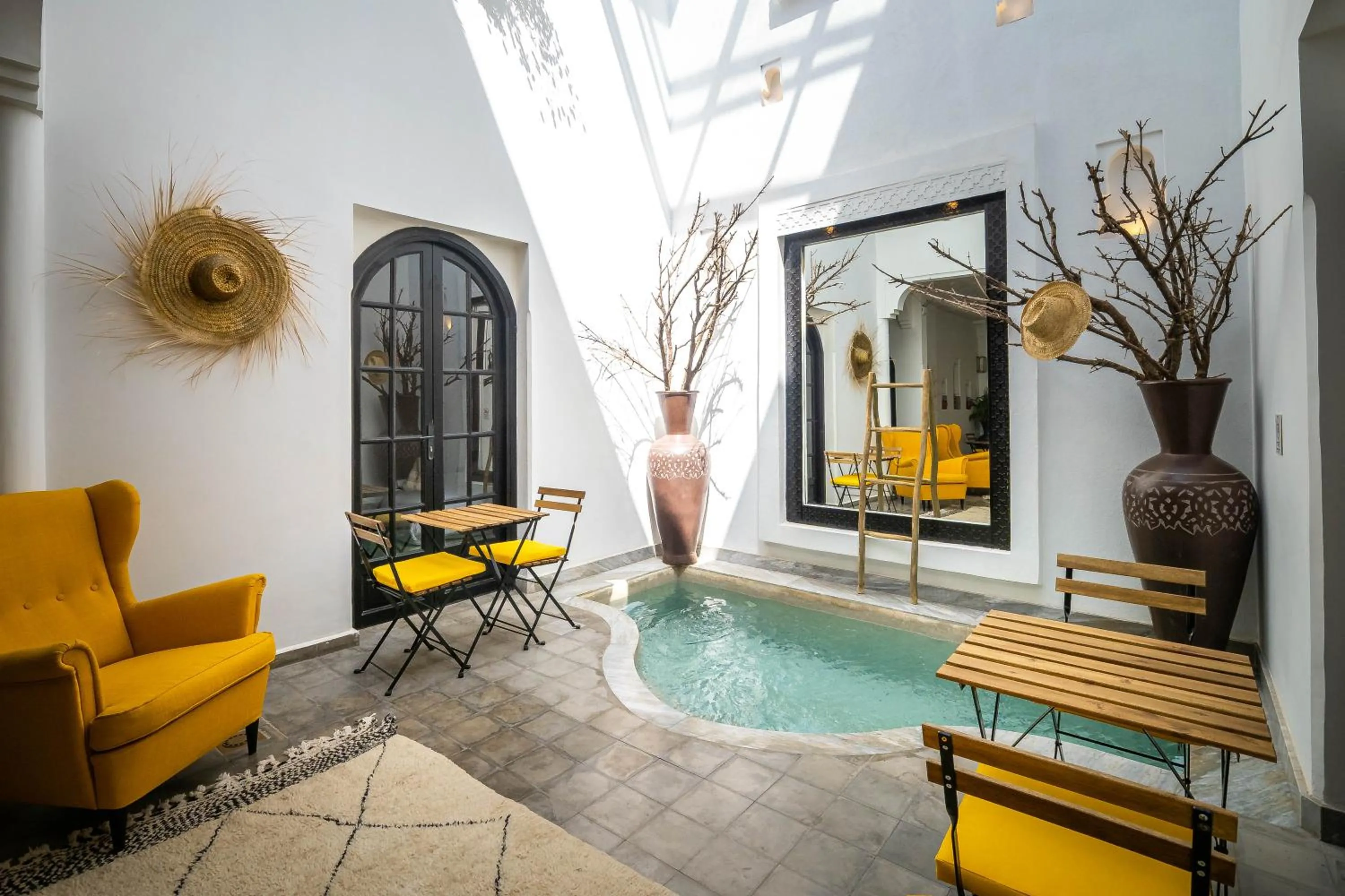 Hot Tub in Riad Come & Va Medina