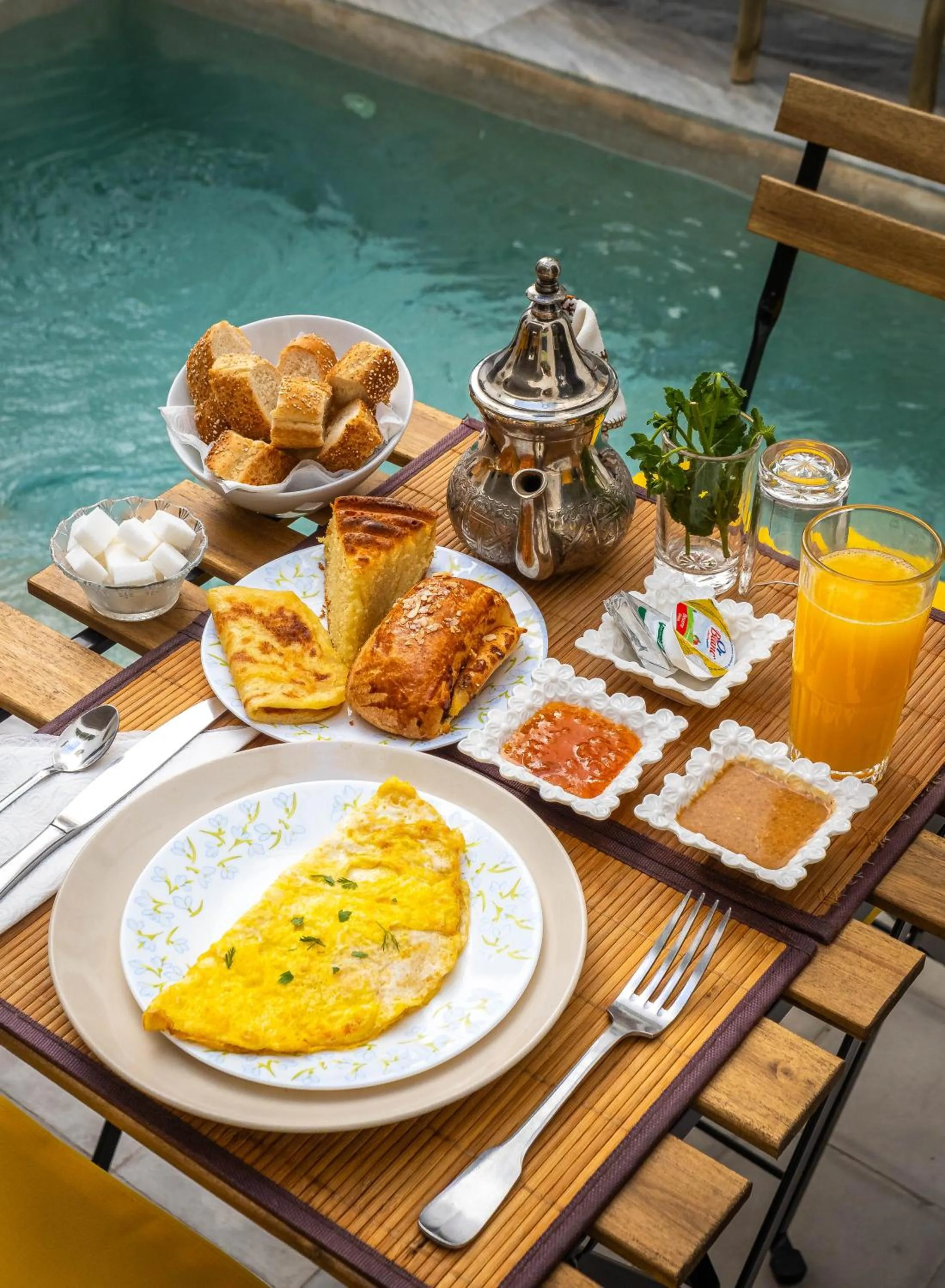 Food and drinks in Riad Come & Va Medina