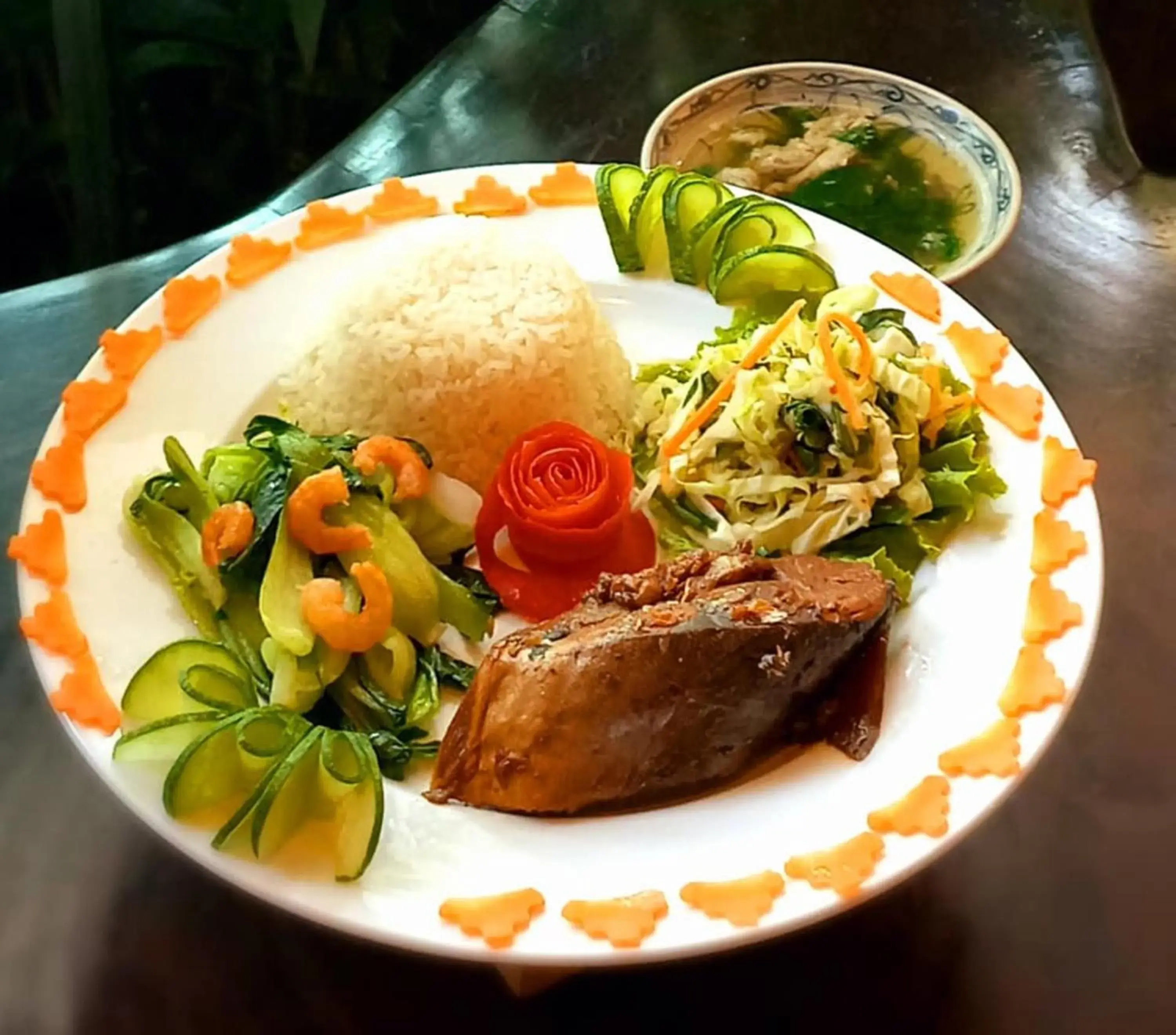 Food and drinks in Draha Halong Hotel - Serenity, Charm and Nature - Preferred by Western Travelers Food and drinks in Draha Halong Hotel - Serenity, Charm and Nature - Preferred by Western Travelers