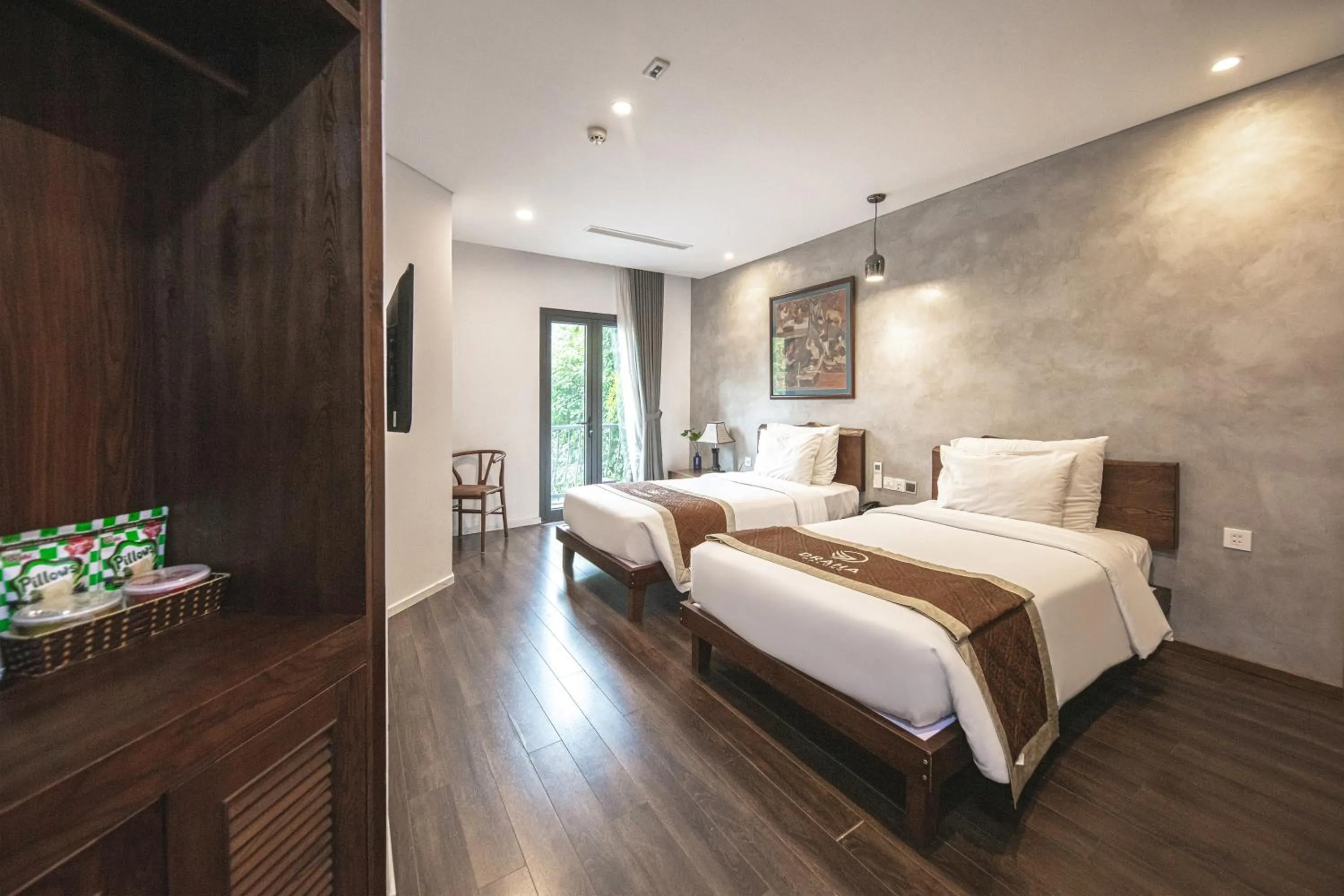 Bedroom, Bed in Draha Halong Hotel - Serenity, Charm and Nature - Preferred by Western Travelers