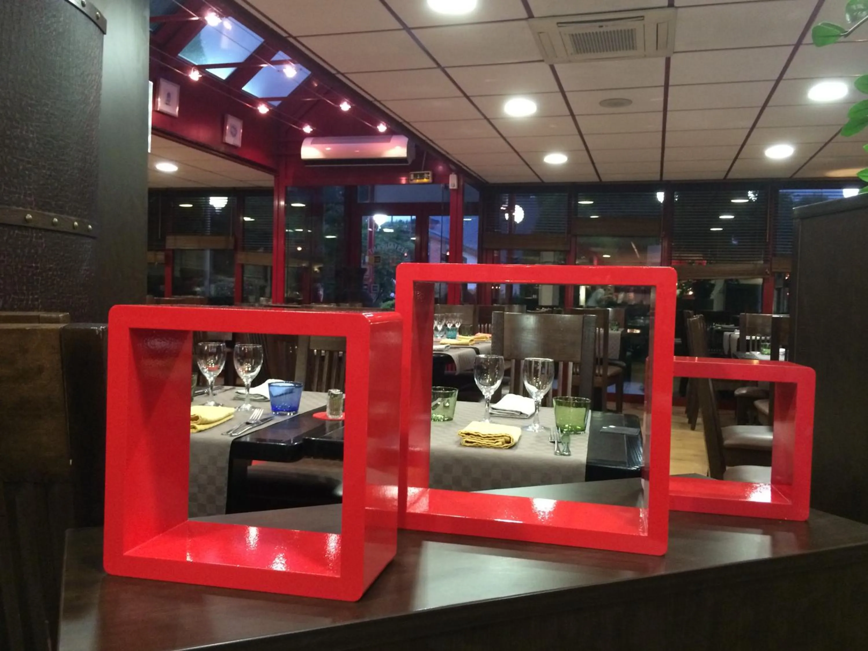 Restaurant/places to eat in The Originals City, Hôtel Éden, Rouen Nord