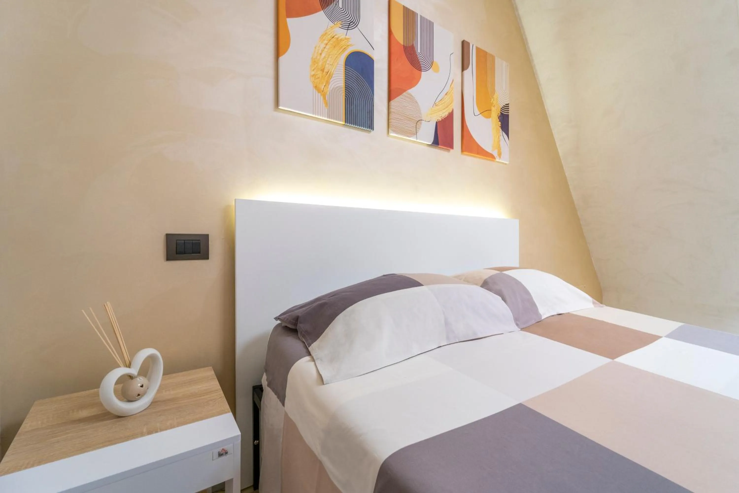 Decorative detail, Bed in B&B Eraclio