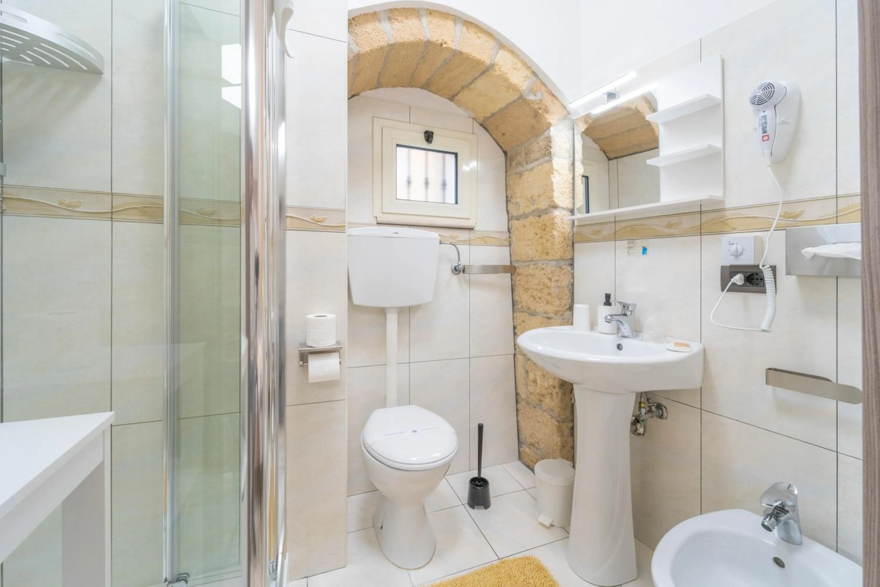 Bathroom in B&B Eraclio