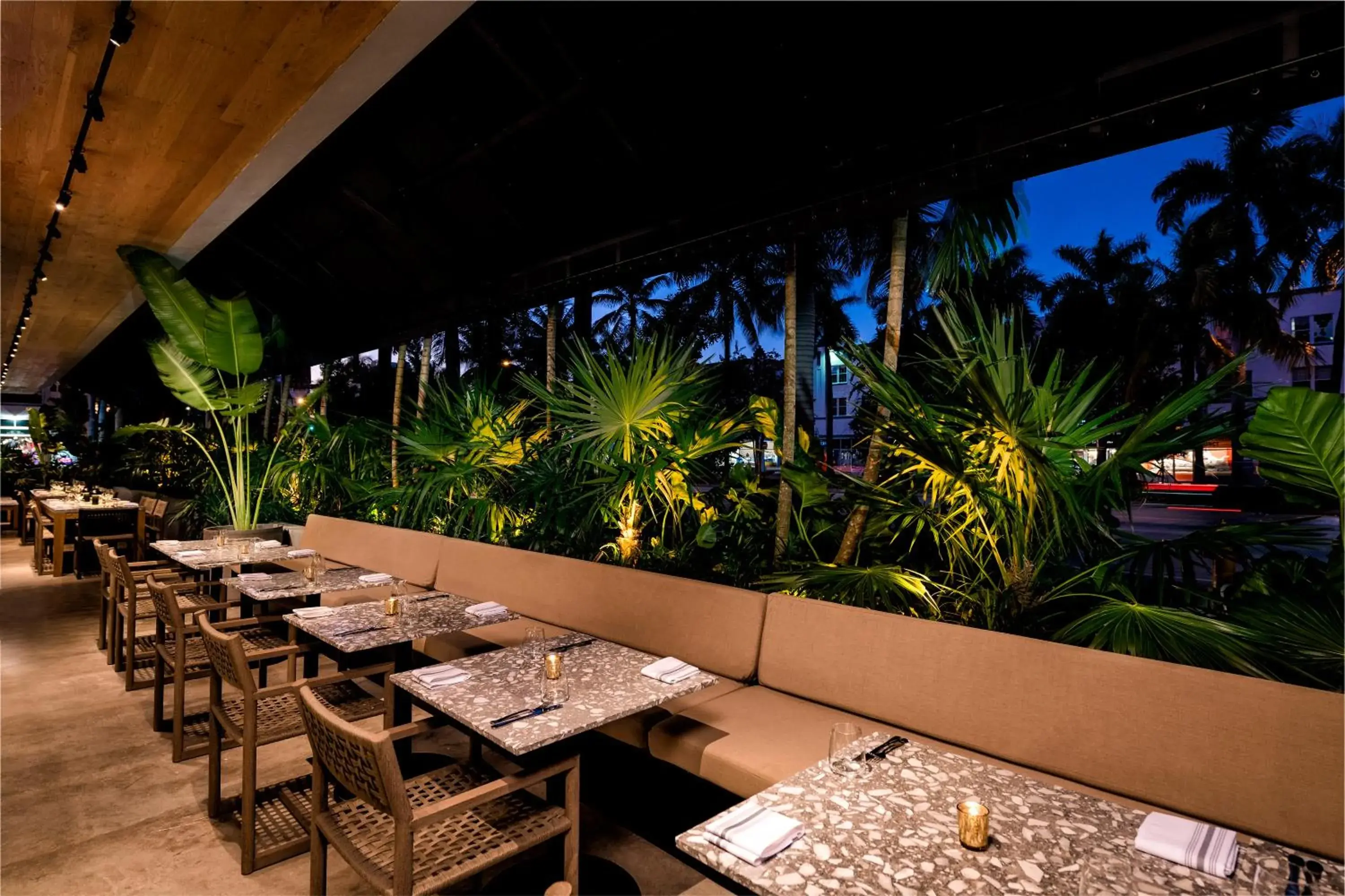 Restaurant/places to eat in Urbanica Euclid Restaurant/places to eat in Urbanica Euclid