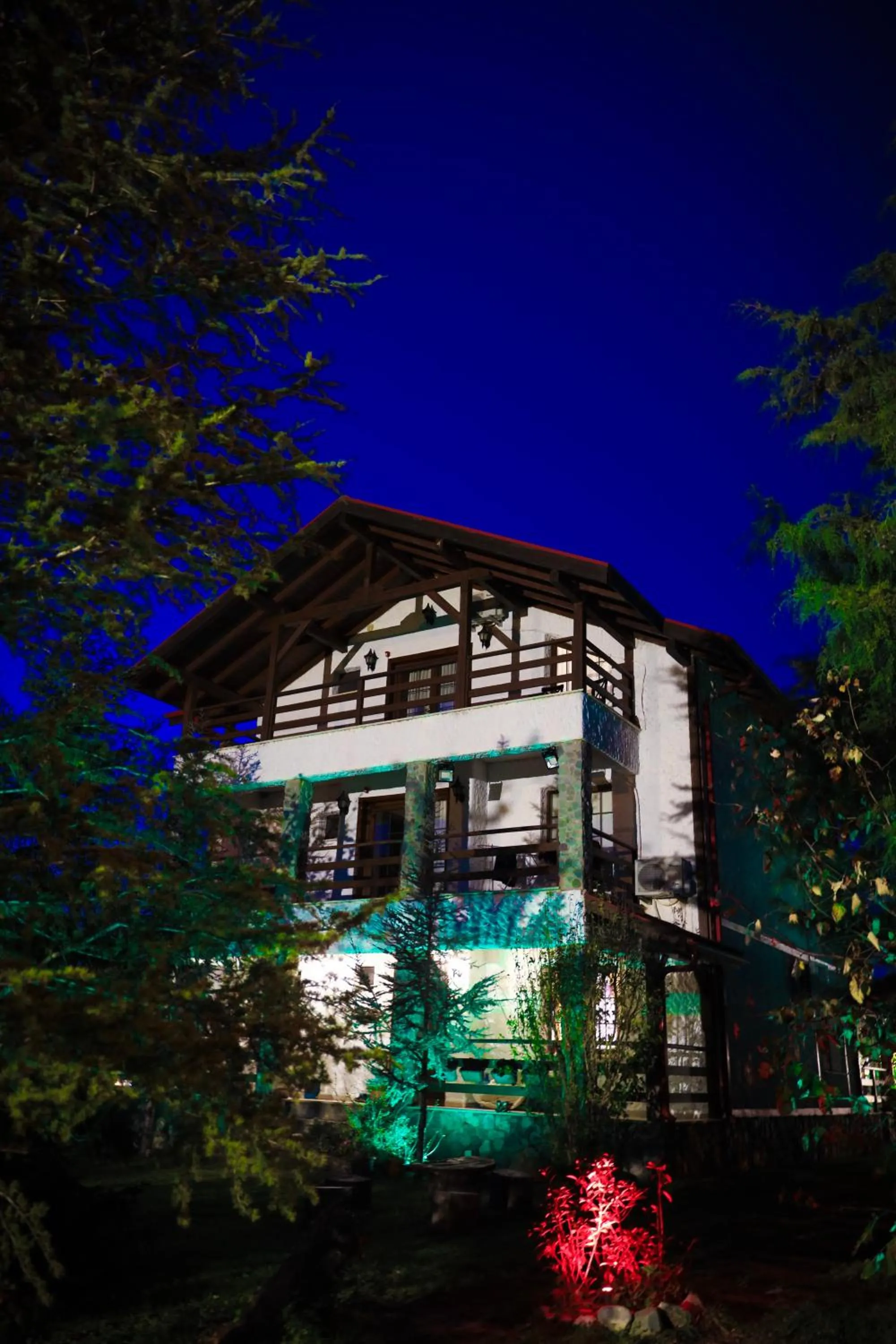 Rif Sapanca - Adult Only