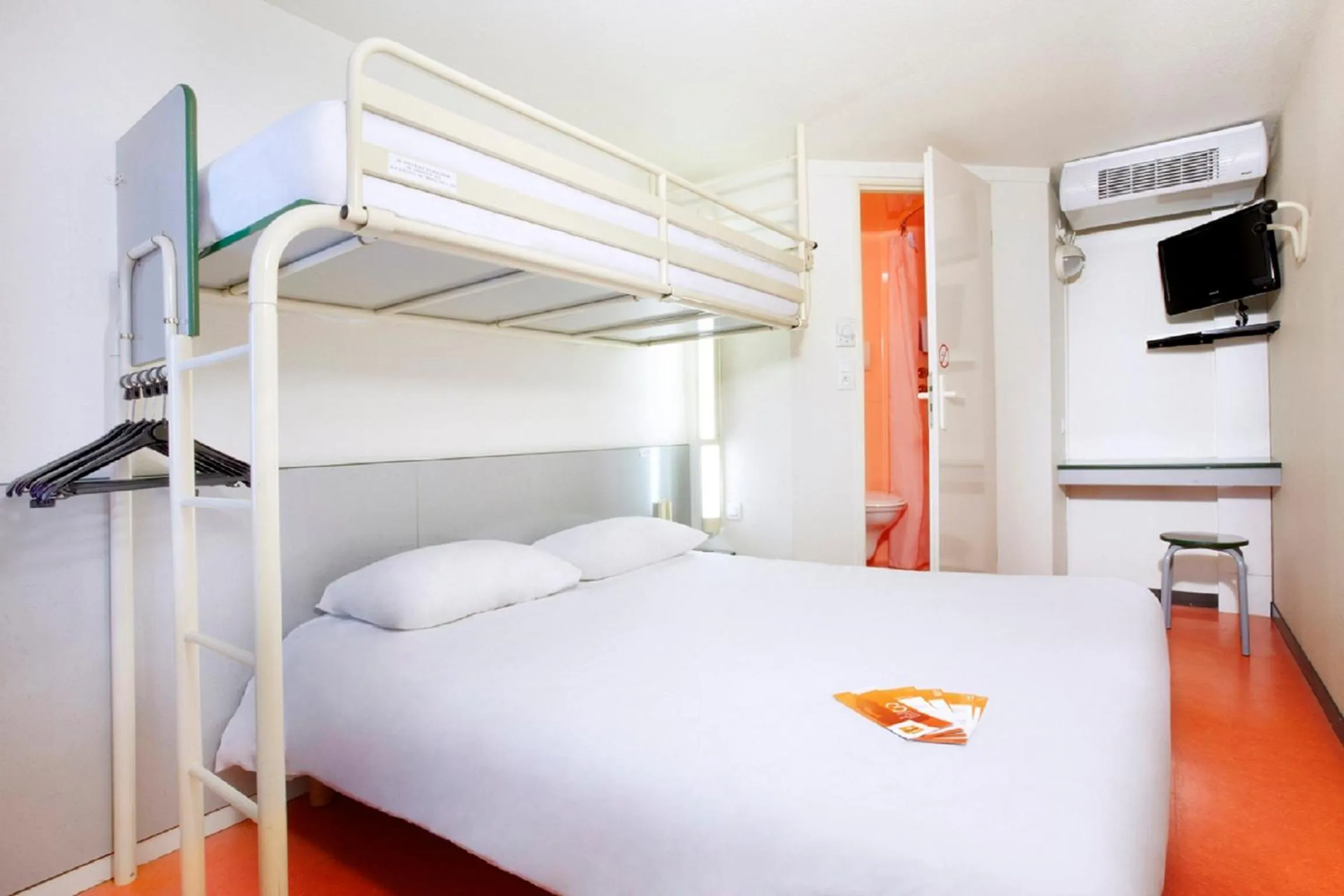 Bed in Première Classe Boulogne sur Mer