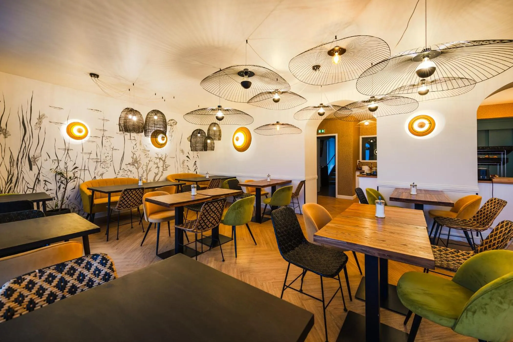 Restaurant/places to eat in Grand Hôtel de Bretagne