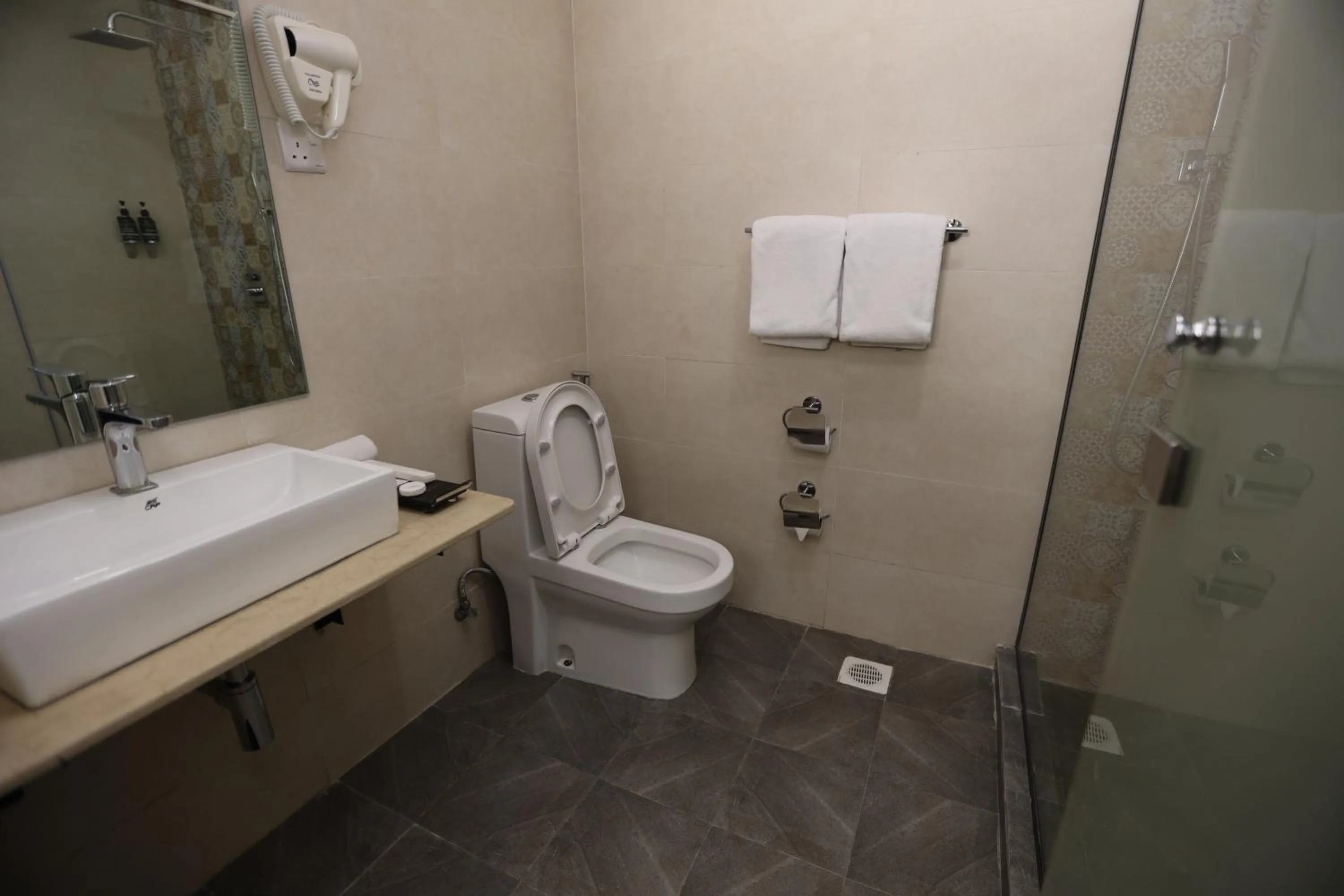 Shower in PrideInn Plaza Nairobi Airport