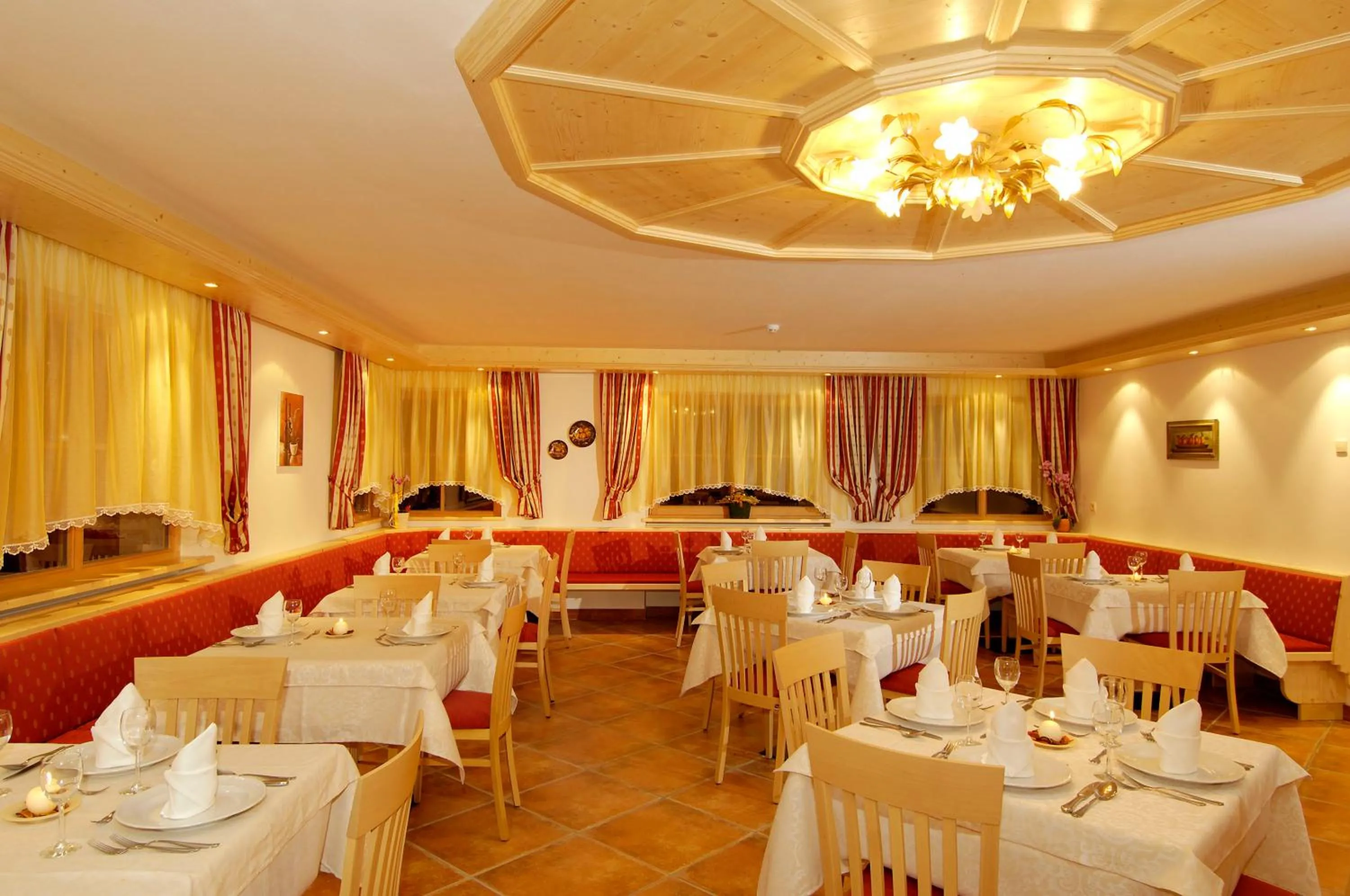 Restaurant/places to eat in Hotel Waldheim