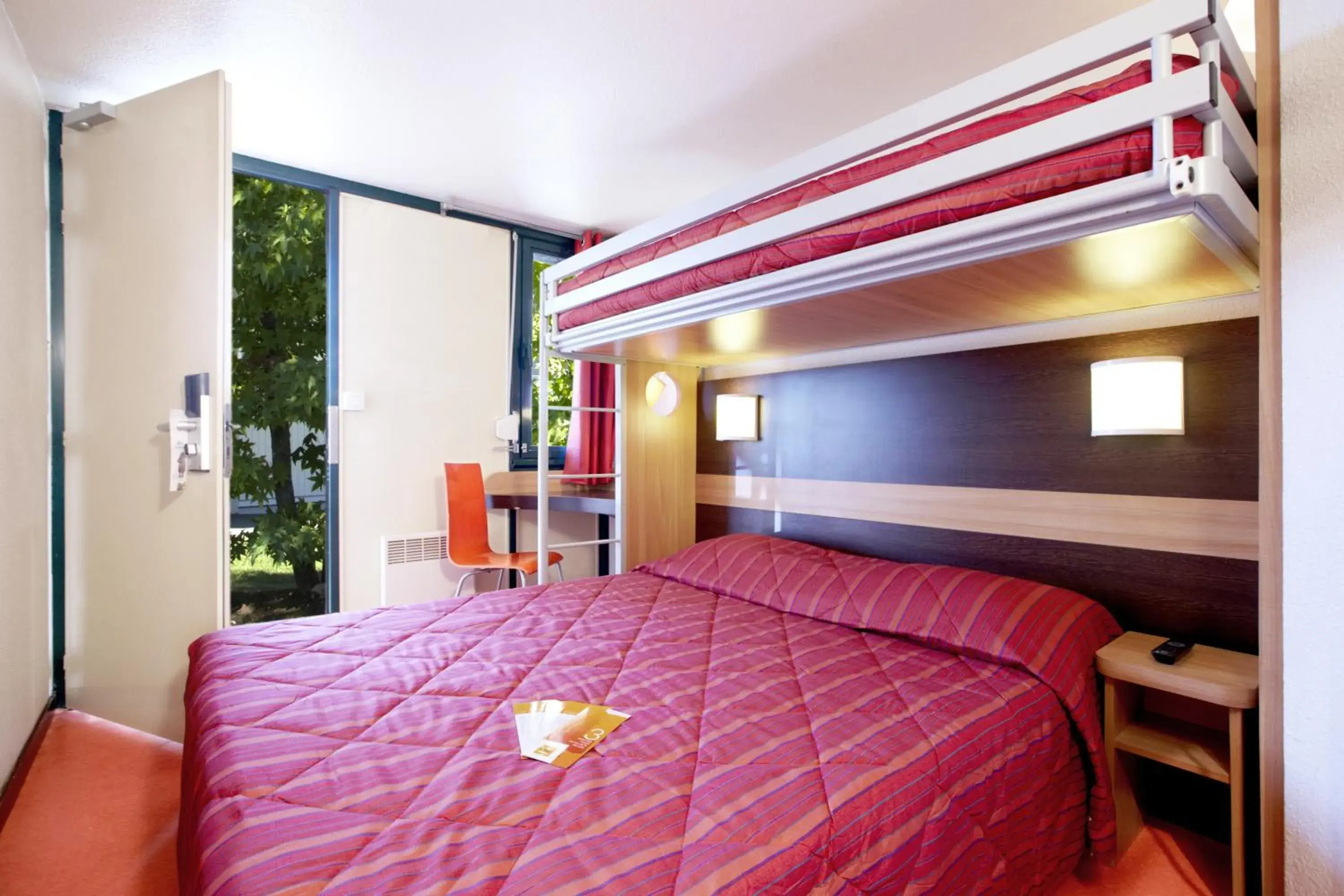 Triple Room (1 Double Bed + 1 Single Bed) in Premiere Classe Bourges Triple Room (1 Double Bed + 1 Single Bed) in Premiere Classe Bourges