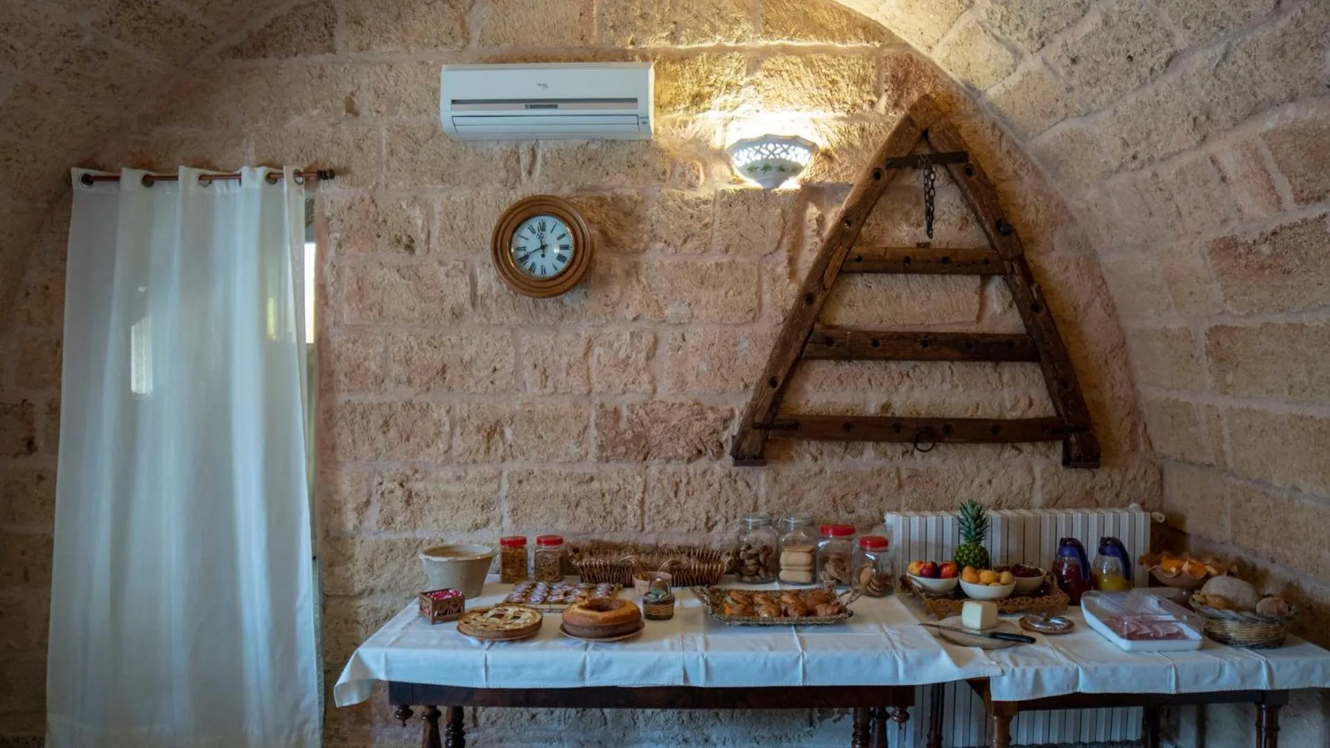 Buffet breakfast in B&B La vecchia Corte