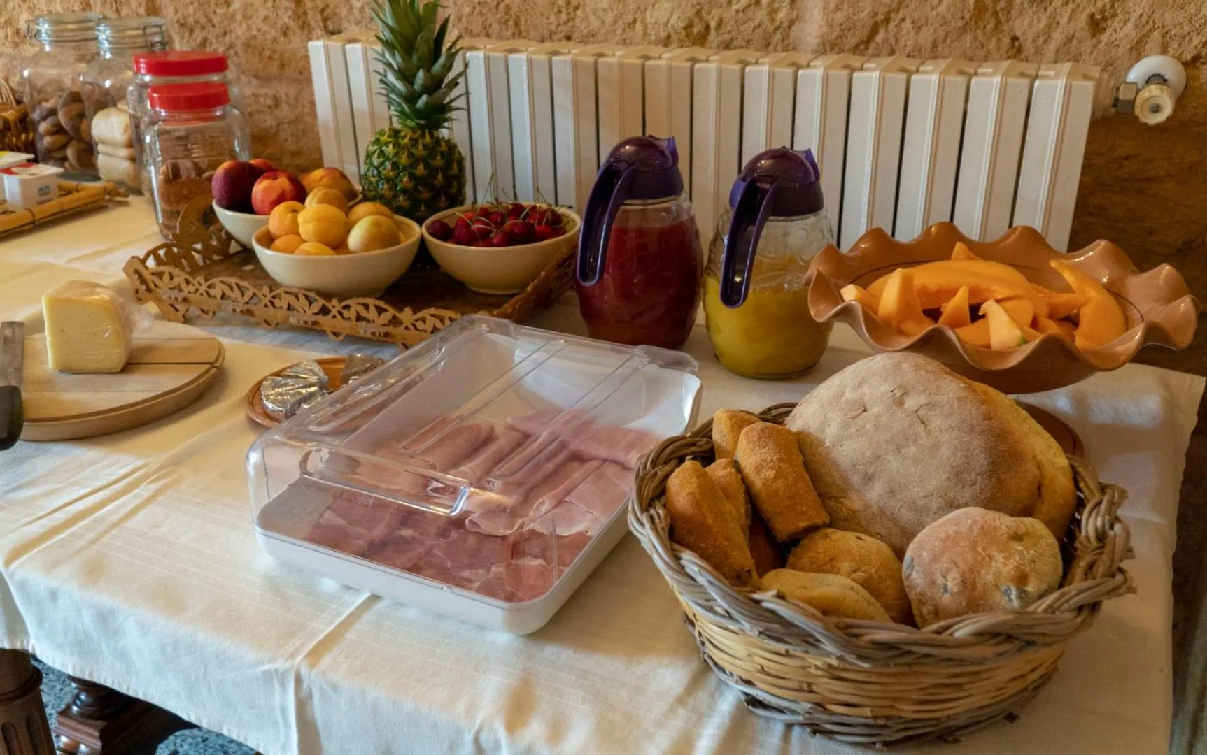 Buffet breakfast in B&B La vecchia Corte