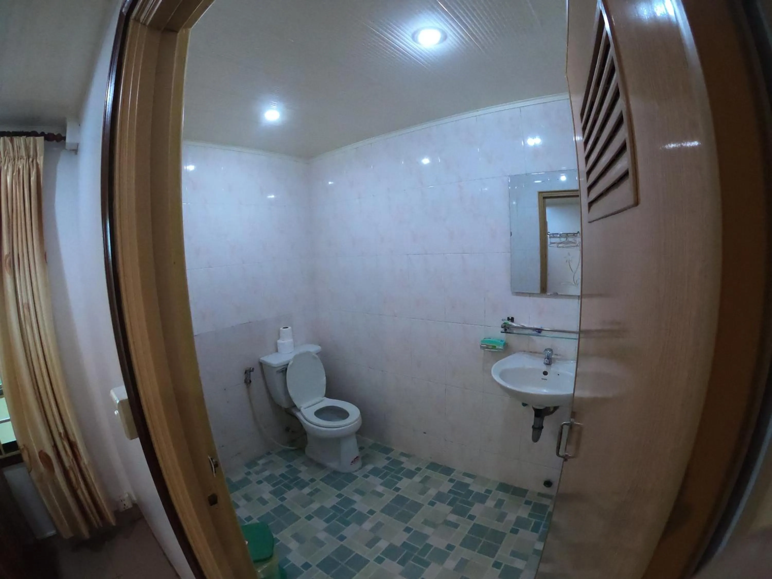 Bathroom in The Bright Lotus Guesthouse