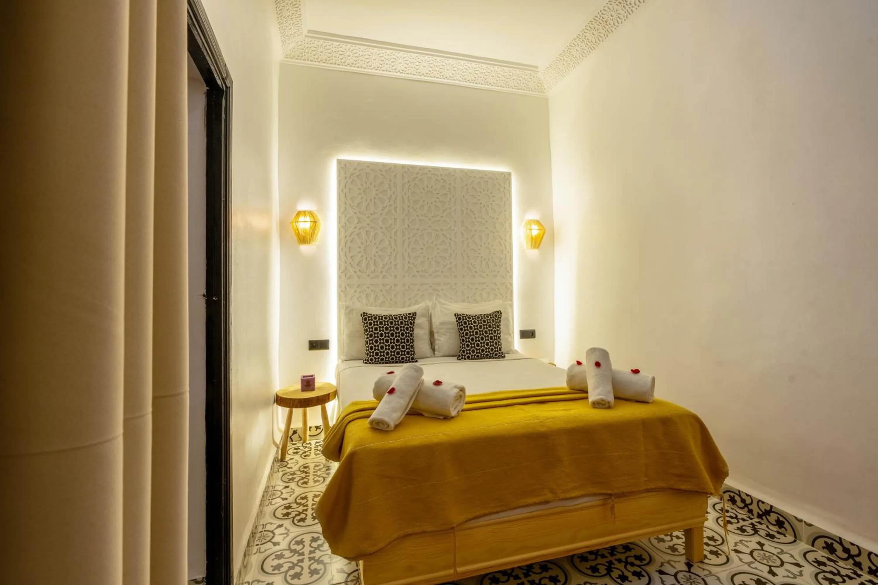 Bed in Riad des remparts Marrakech