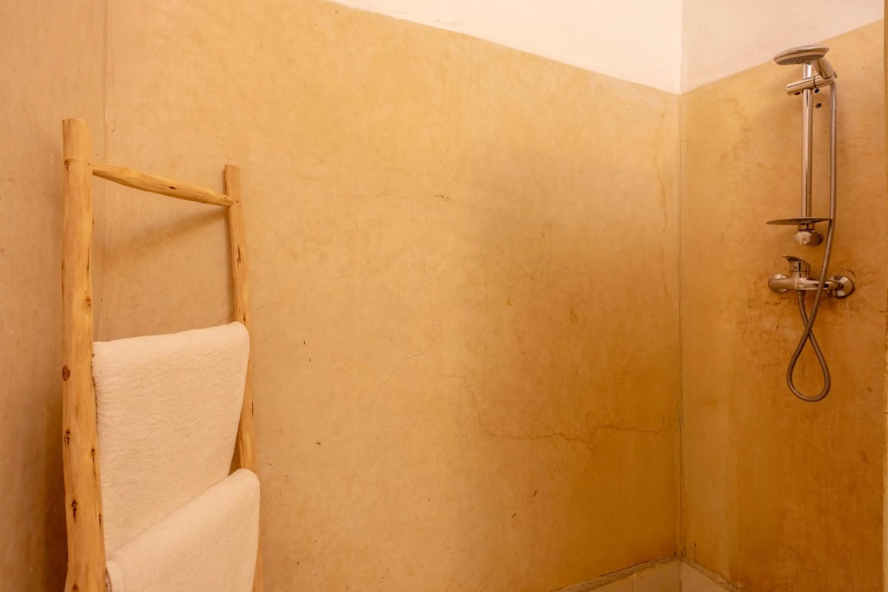 Shower in Riad des remparts Marrakech