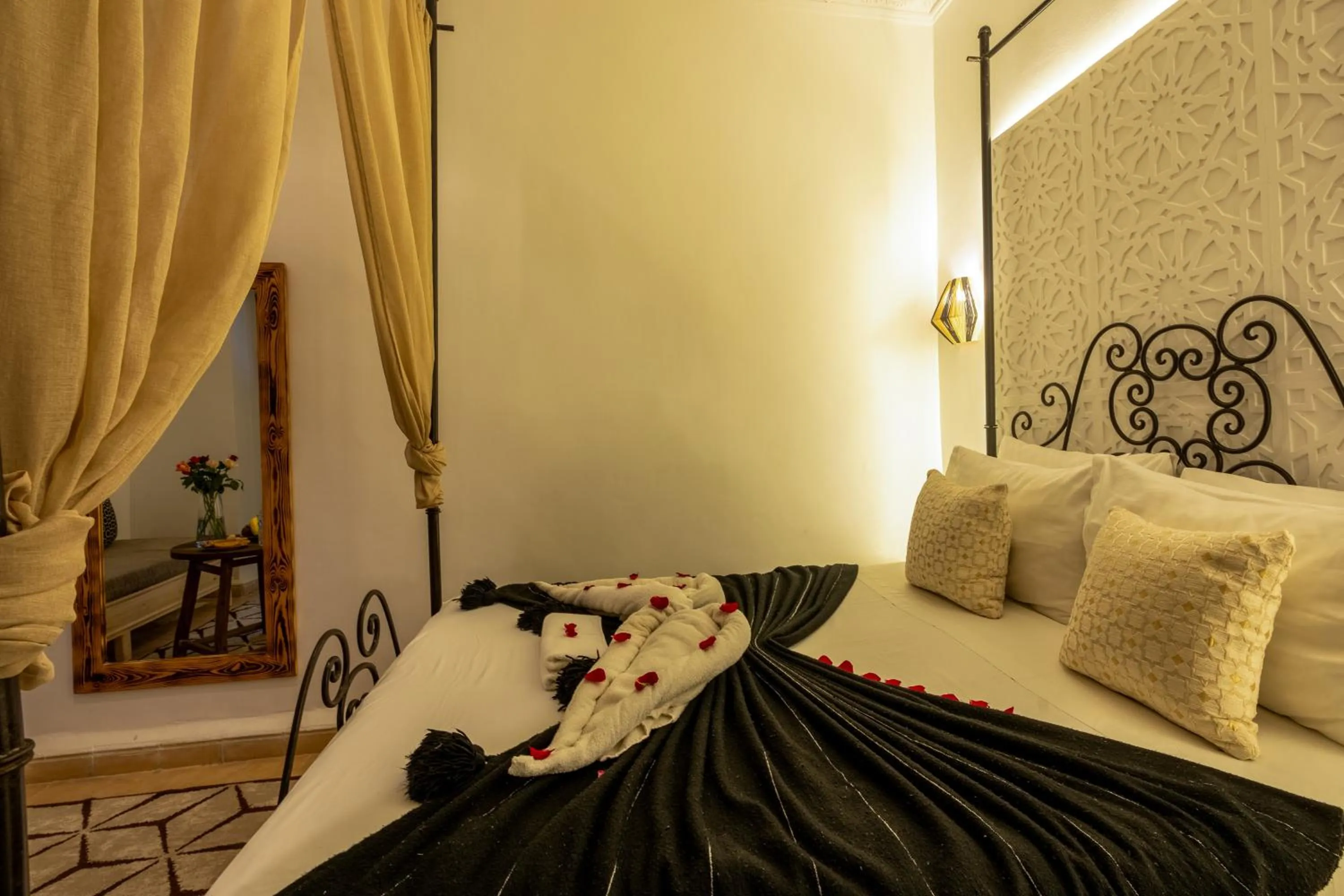 Bed in Riad des remparts Marrakech