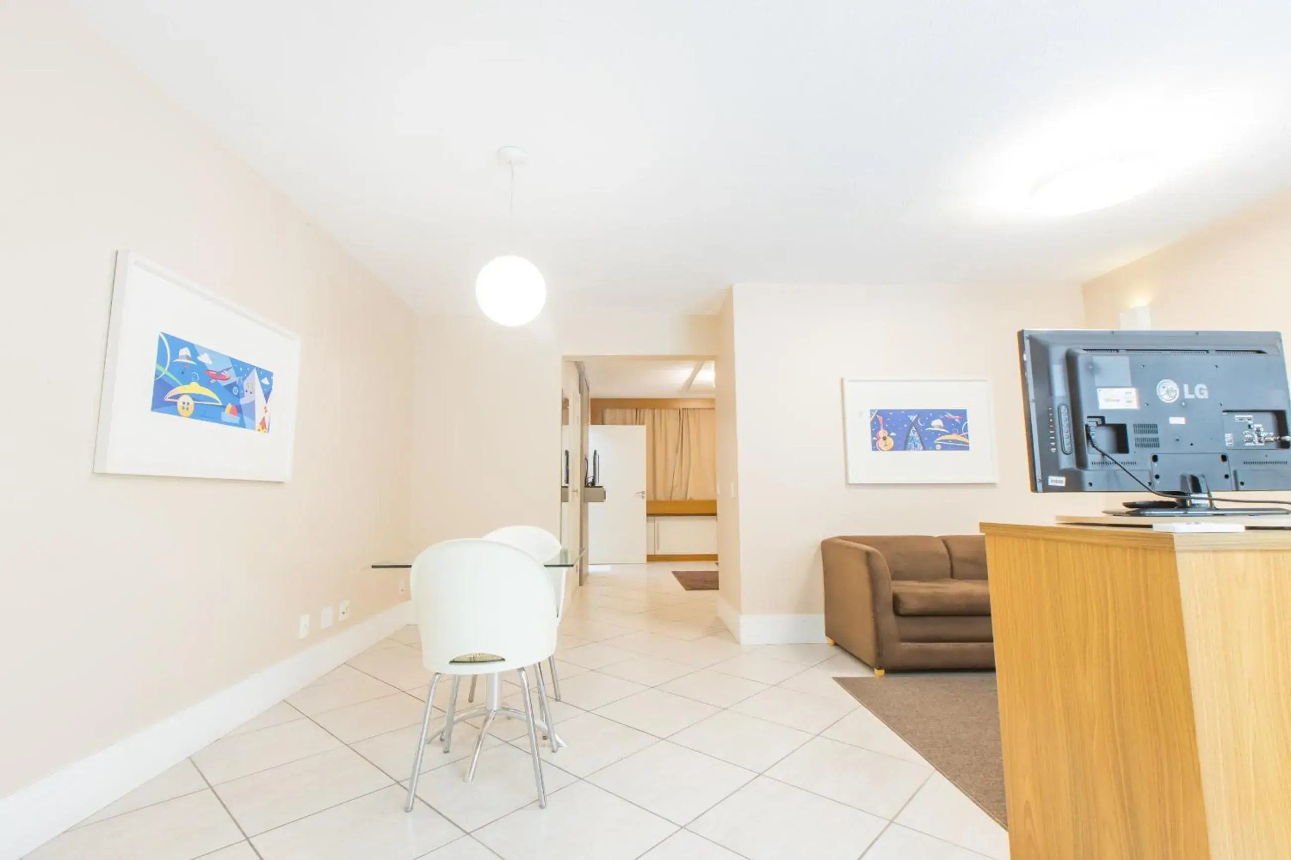 Deluxe Double or Twin Room in Livin Studios Deluxe Double or Twin Room in Livin Studios