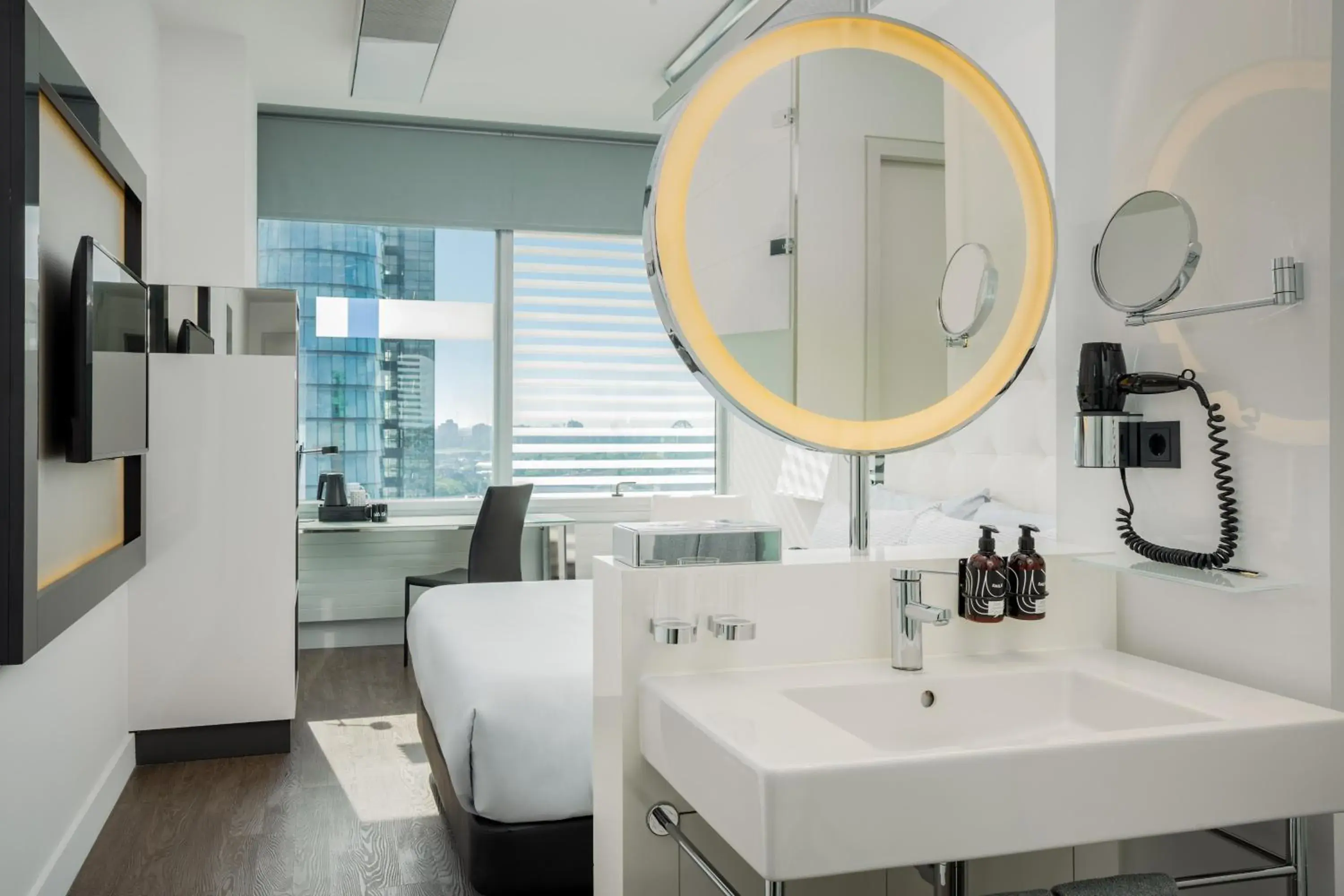 Bed in INNSiDE by Meliá Düsseldorf Hafen Bed in INNSiDE by Meliá Düsseldorf Hafen