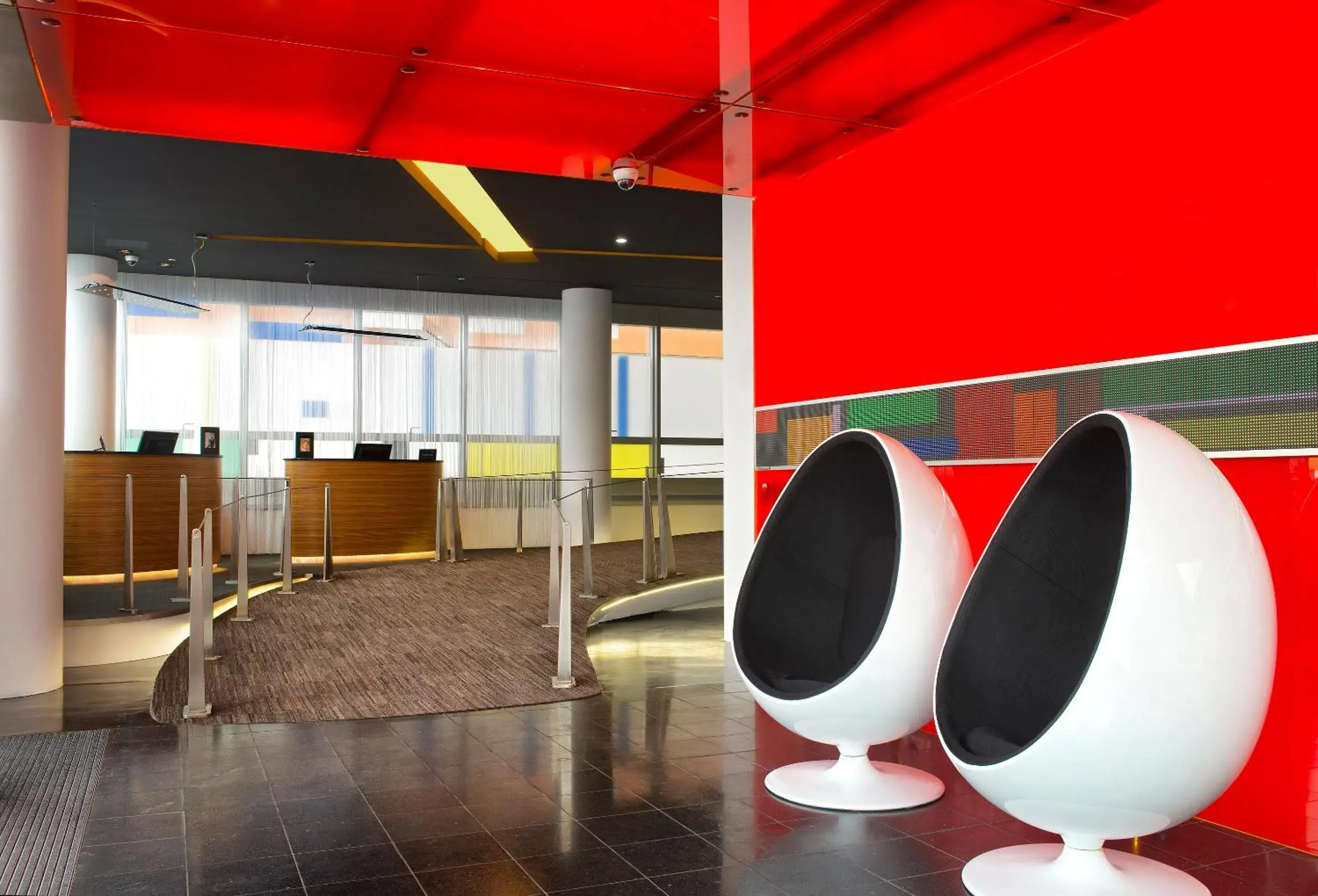 Lobby or reception in INNSiDE by Meliá Düsseldorf Hafen Lobby or reception in INNSiDE by Meliá Düsseldorf Hafen