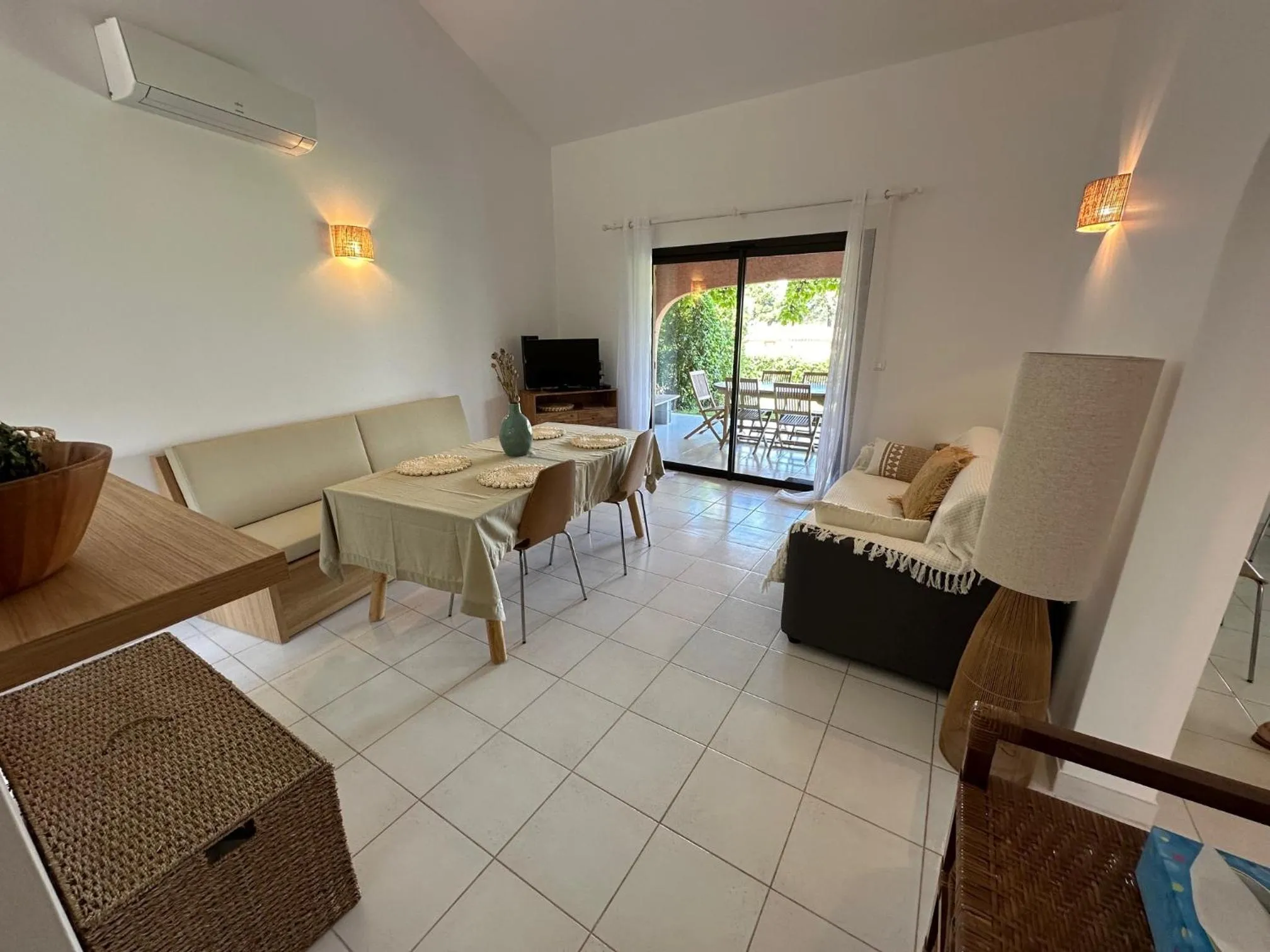 TV and multimedia in Résidence Le Village Marin