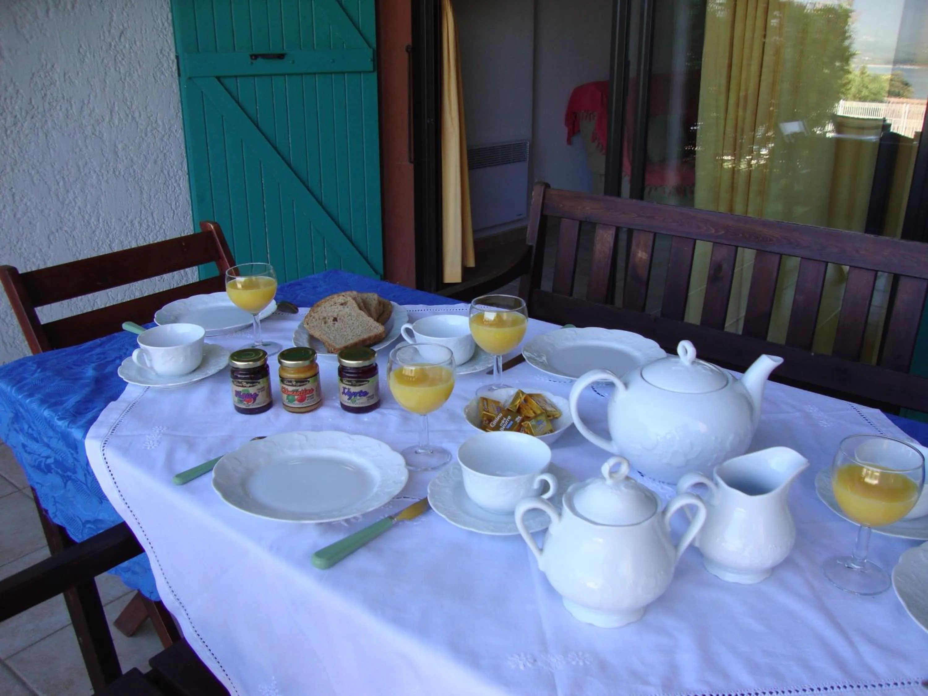 Food and drinks in Résidence Le Village Marin