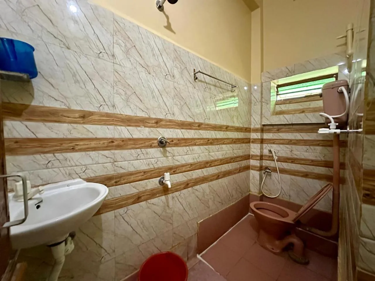 Bathroom in Monalisa Lodge